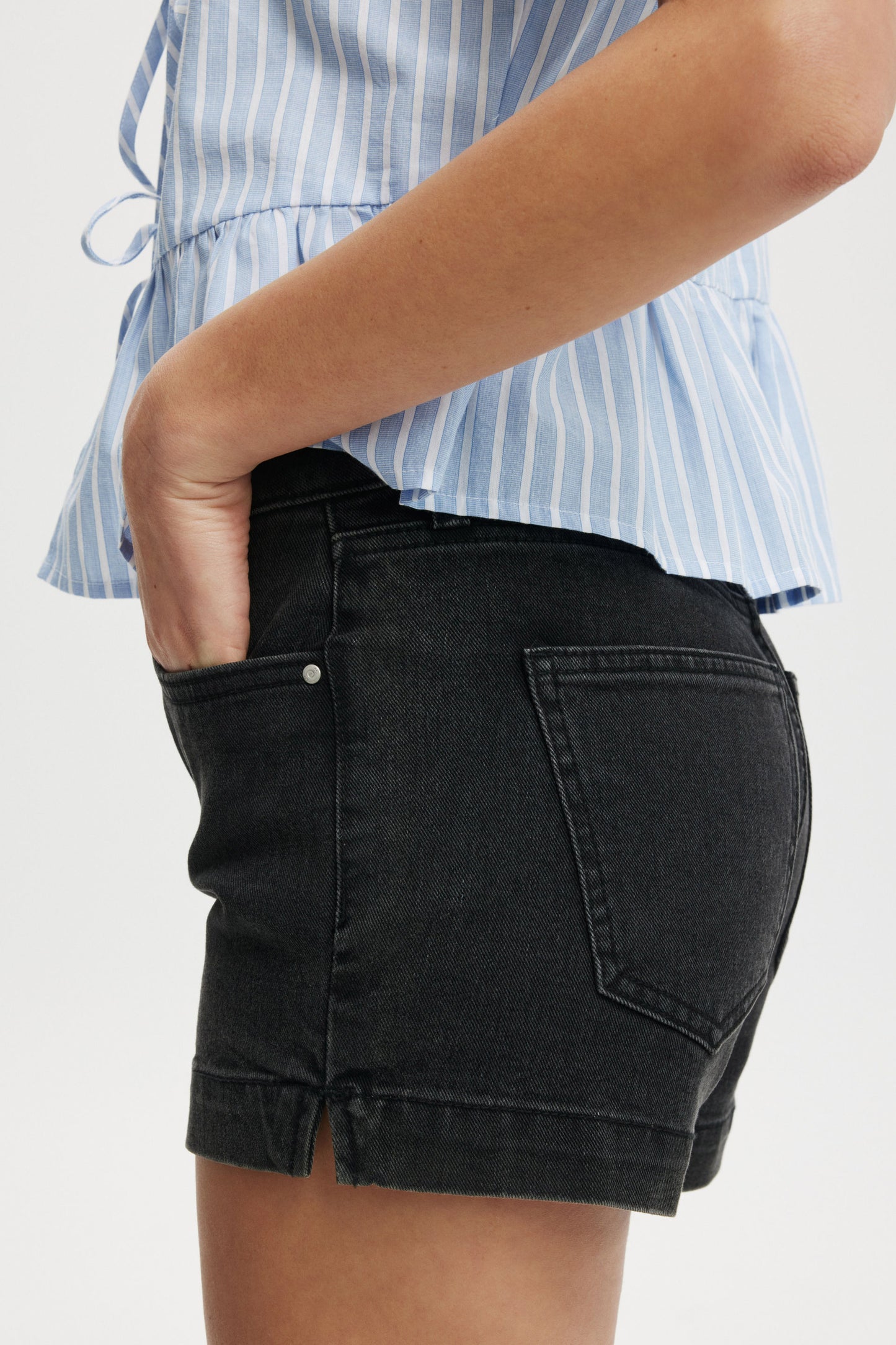 Mid Rise Classic Stretch Denim Short