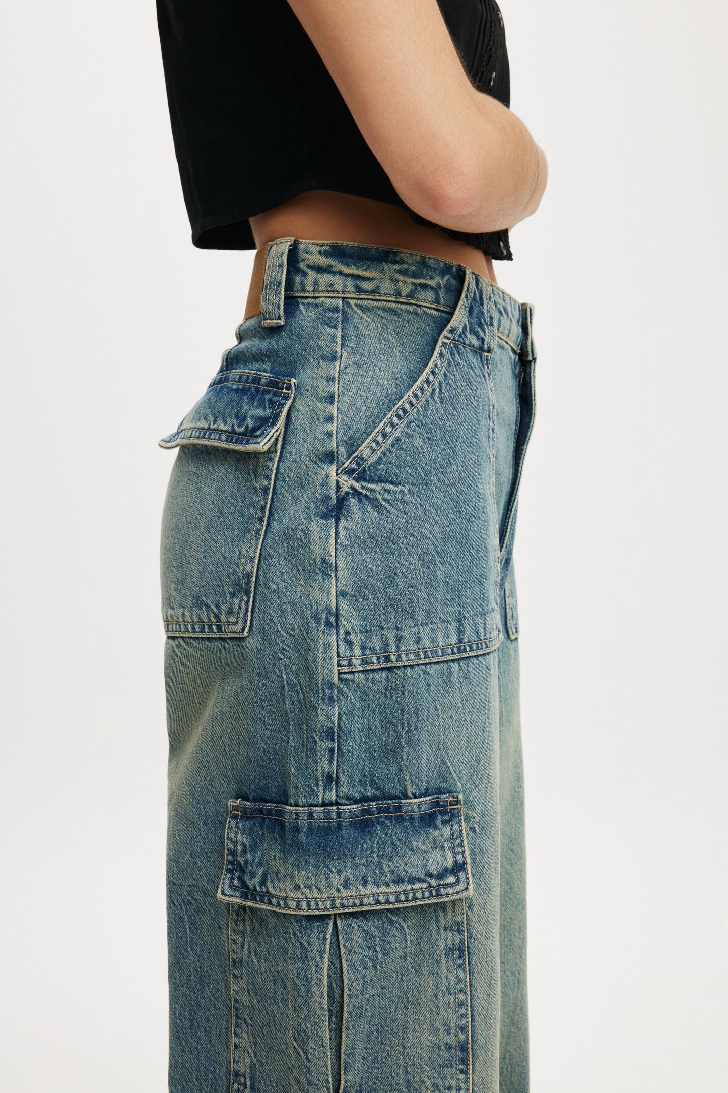 Relaxed Cargo Jean