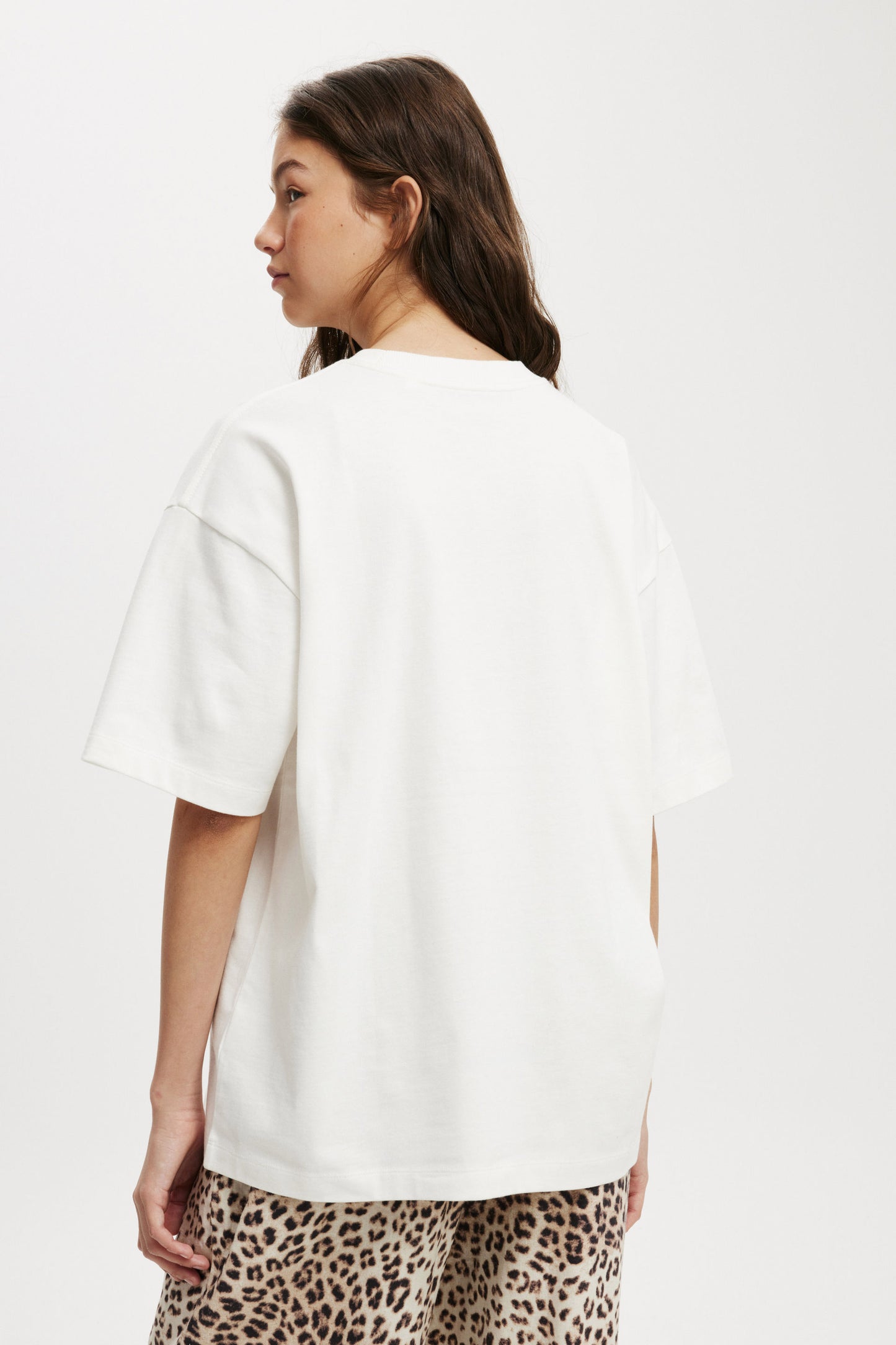 Camiseta - The Premium Boxy Graphic Tee