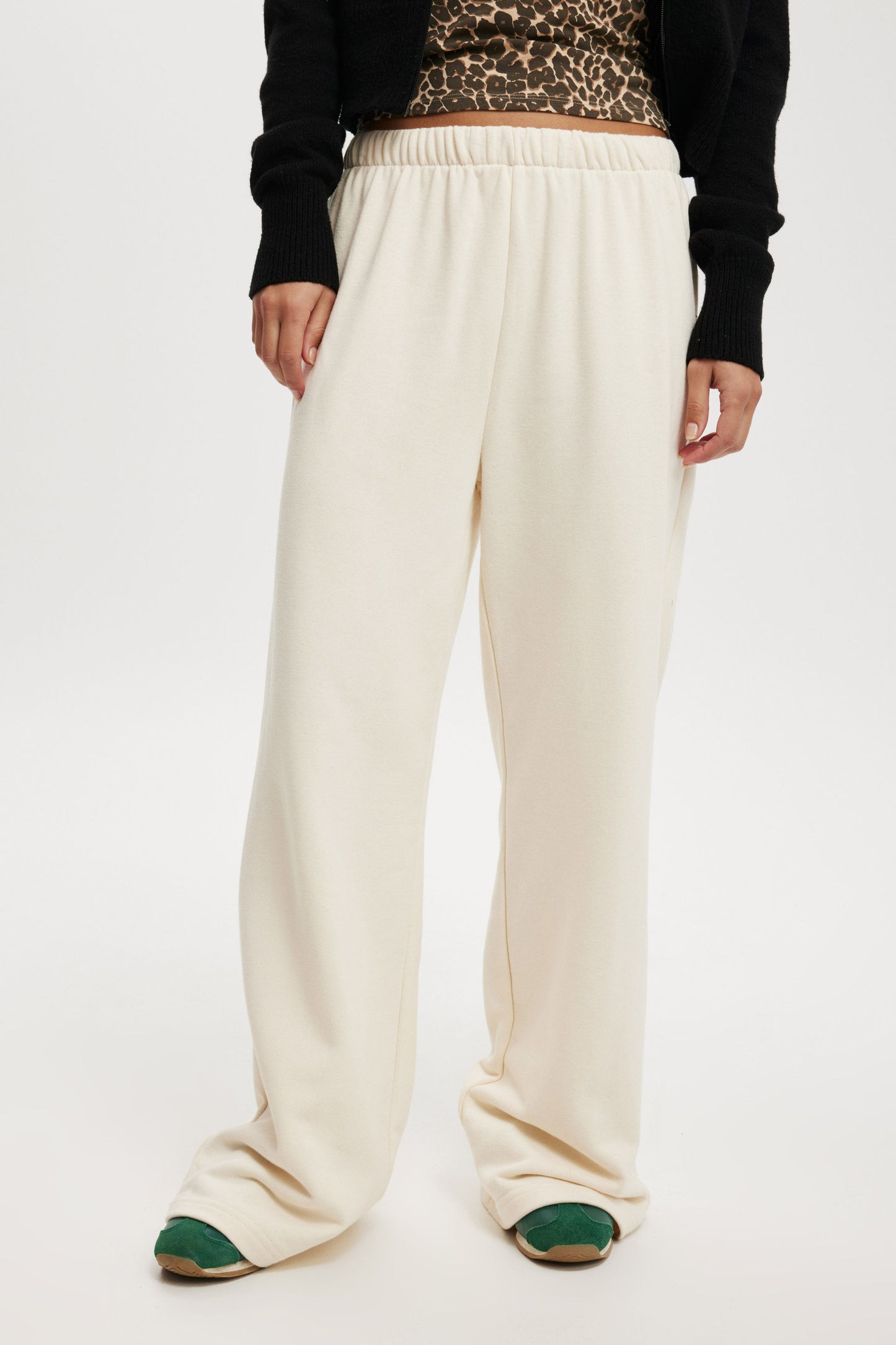 Classic Wide Leg Sweatpant