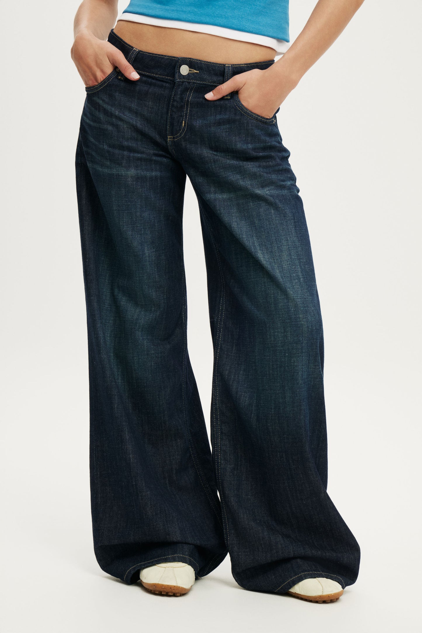 Low Rise Wide Jean