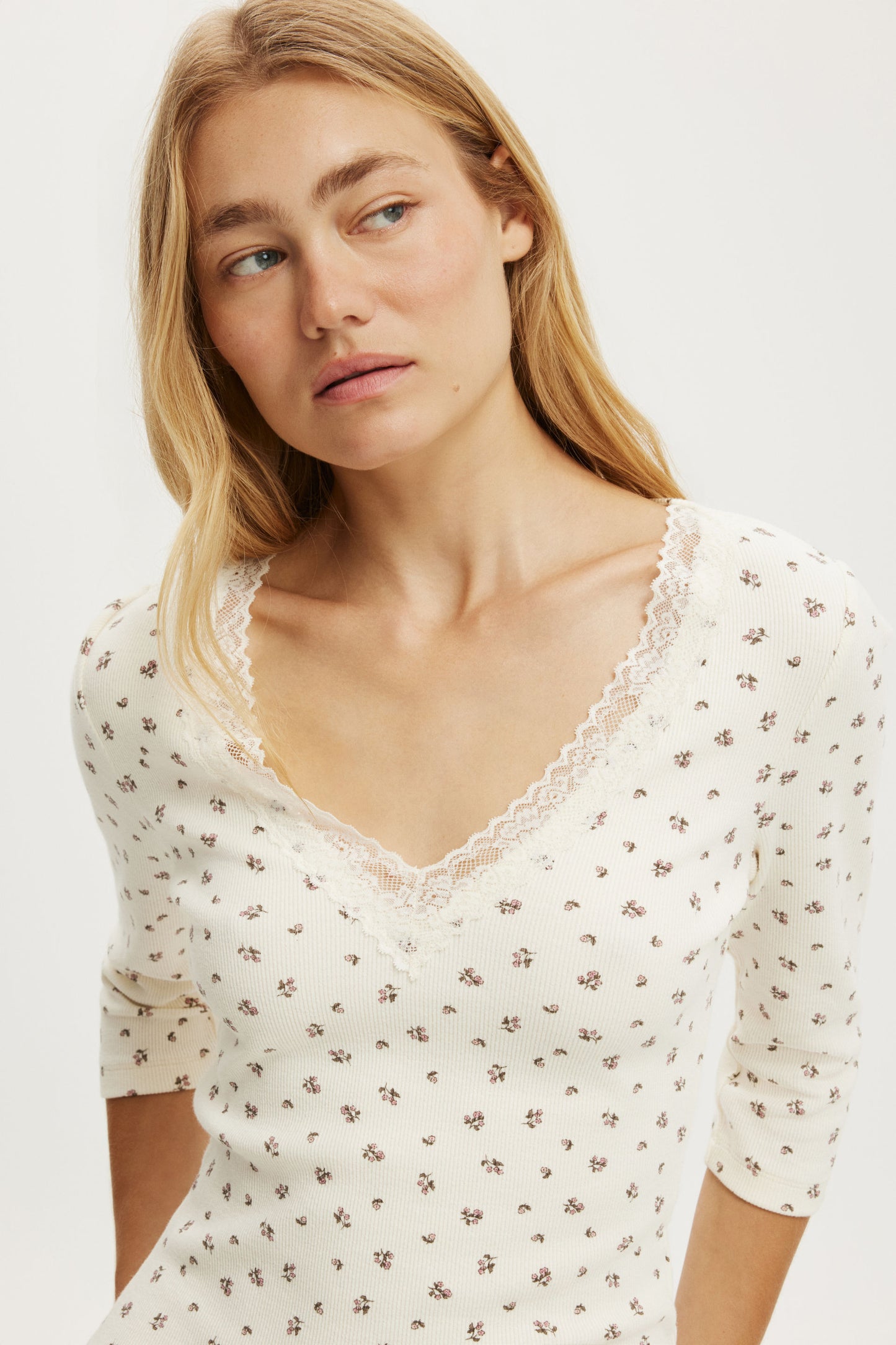 Eva Lace 3/4 Top