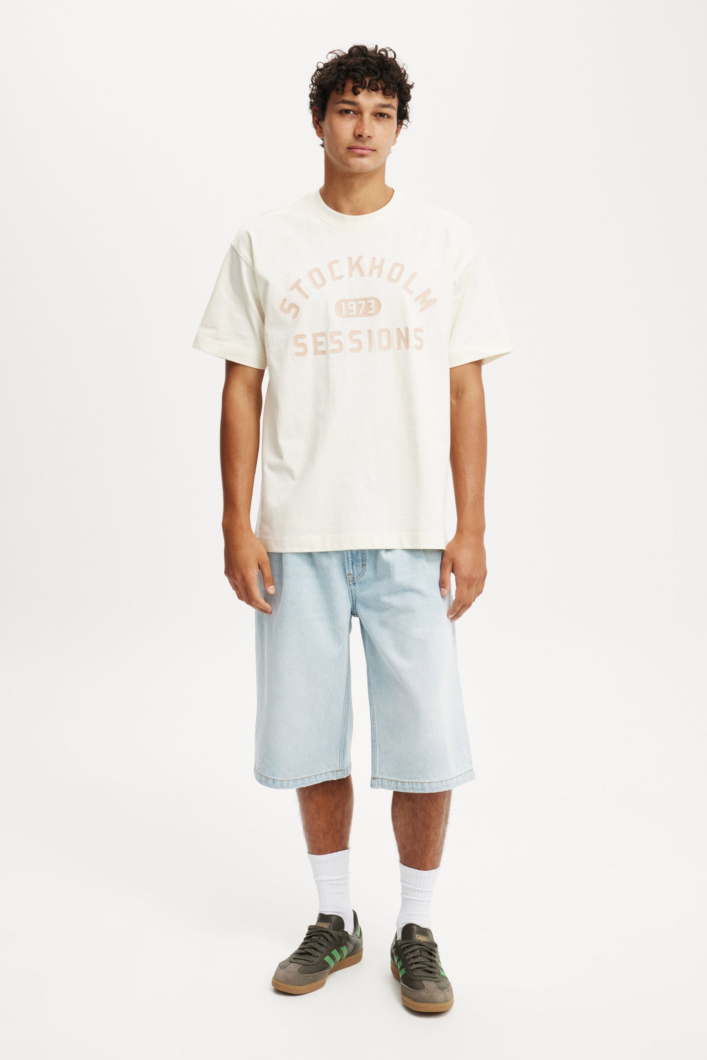 Box Fit Graphic T-Shirt