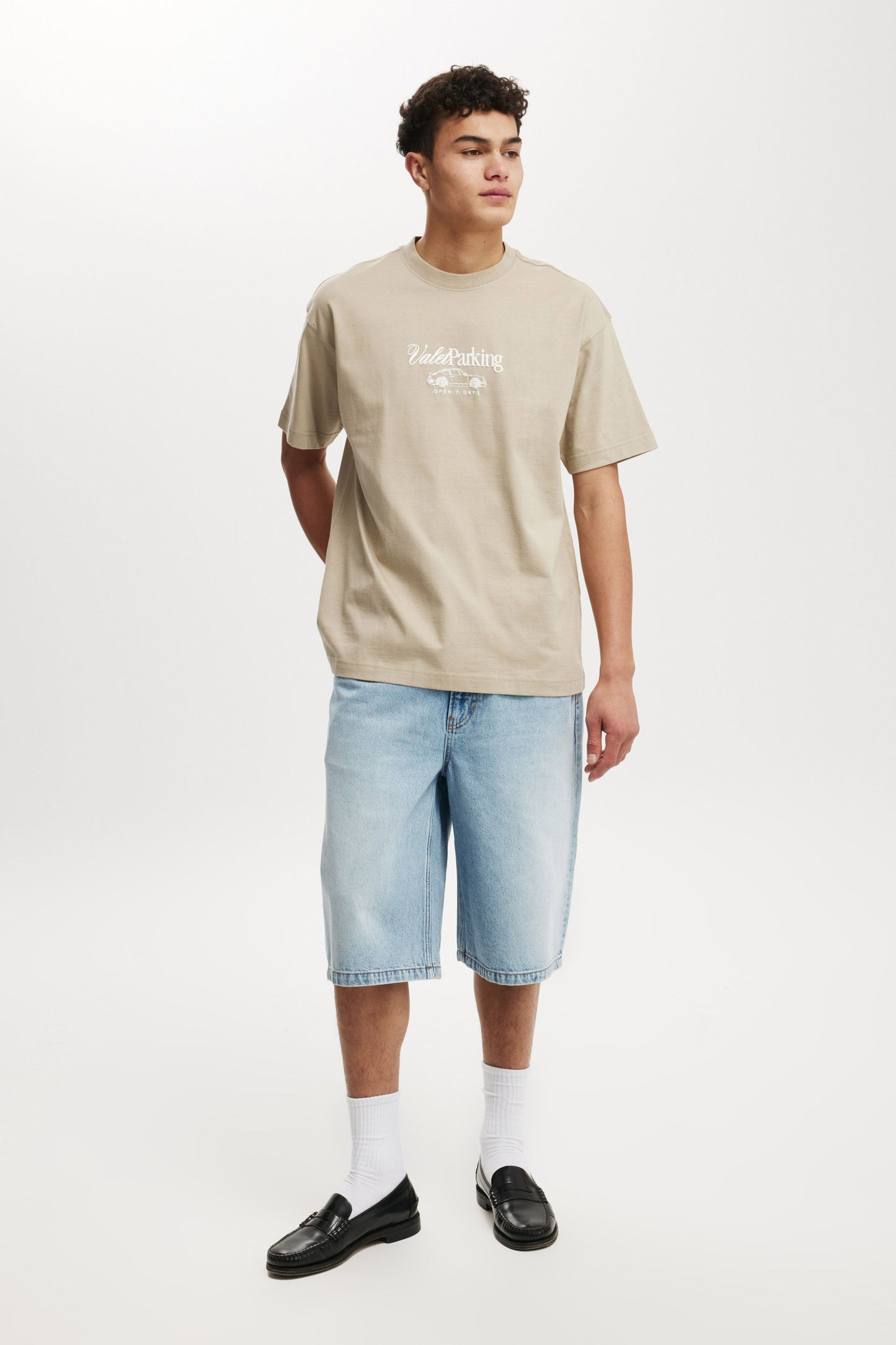Box Fit Graphic T-Shirt