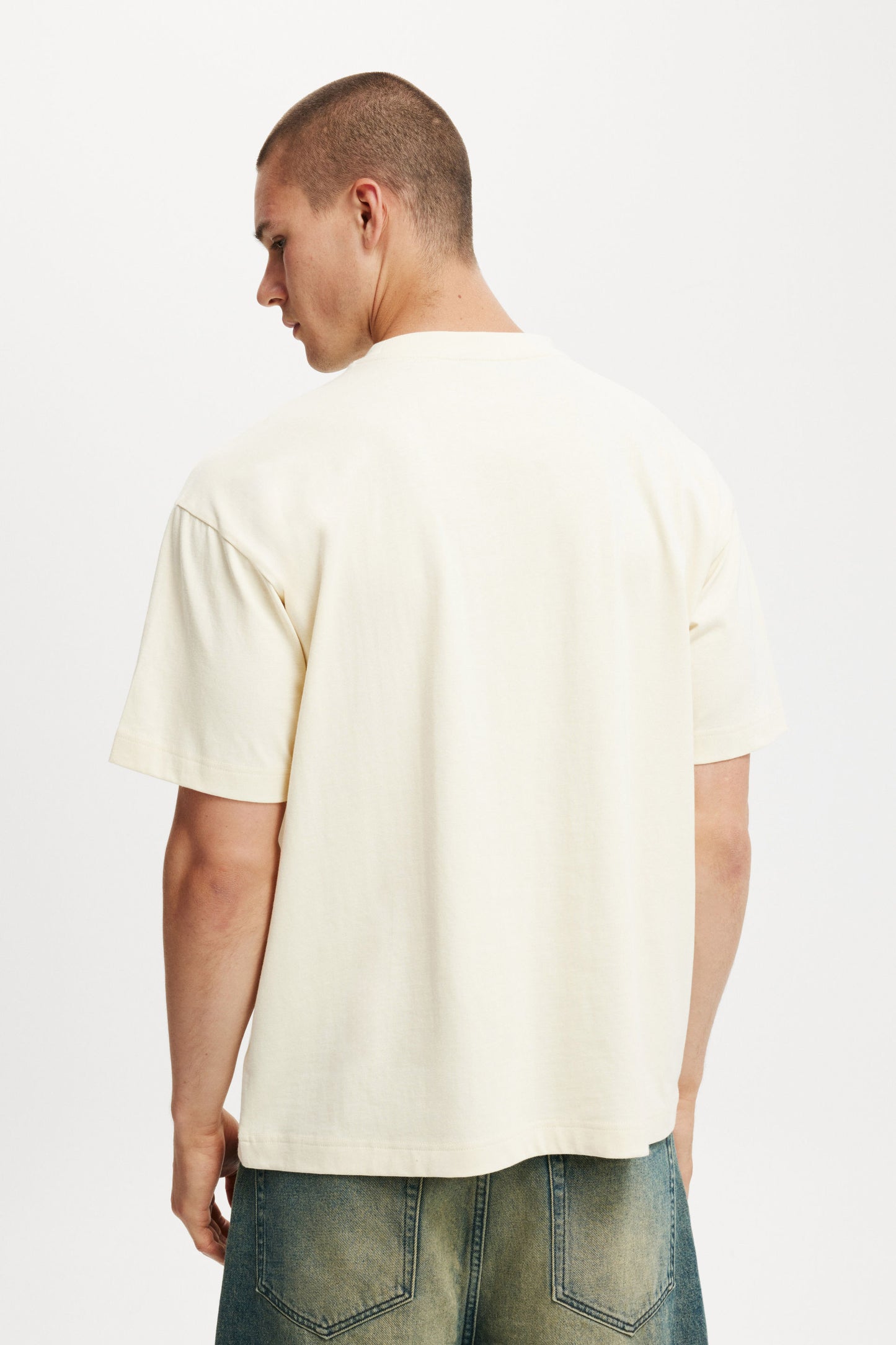 Box Fit Graphic T-Shirt