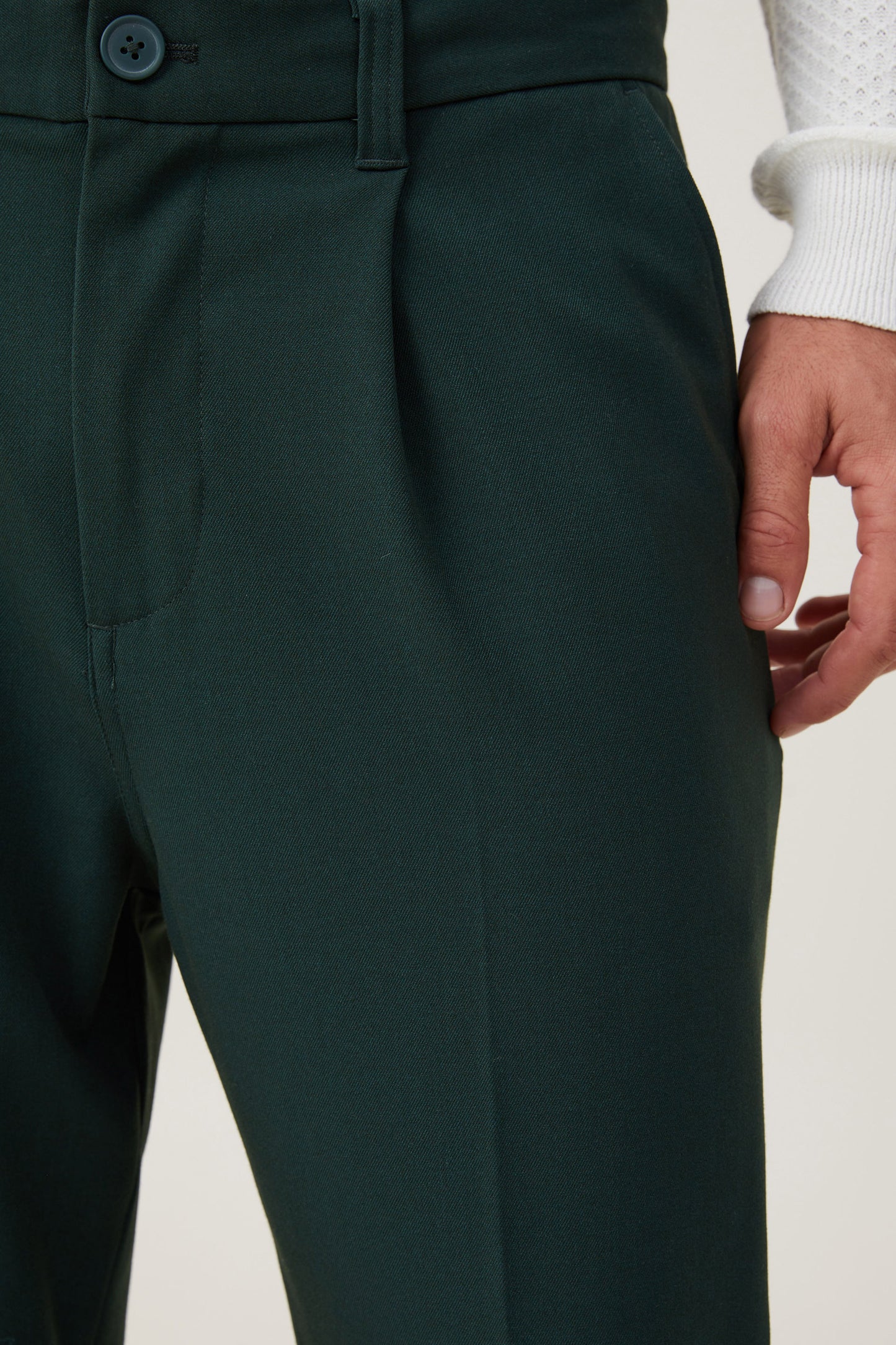 Relaxed Pleated Pant