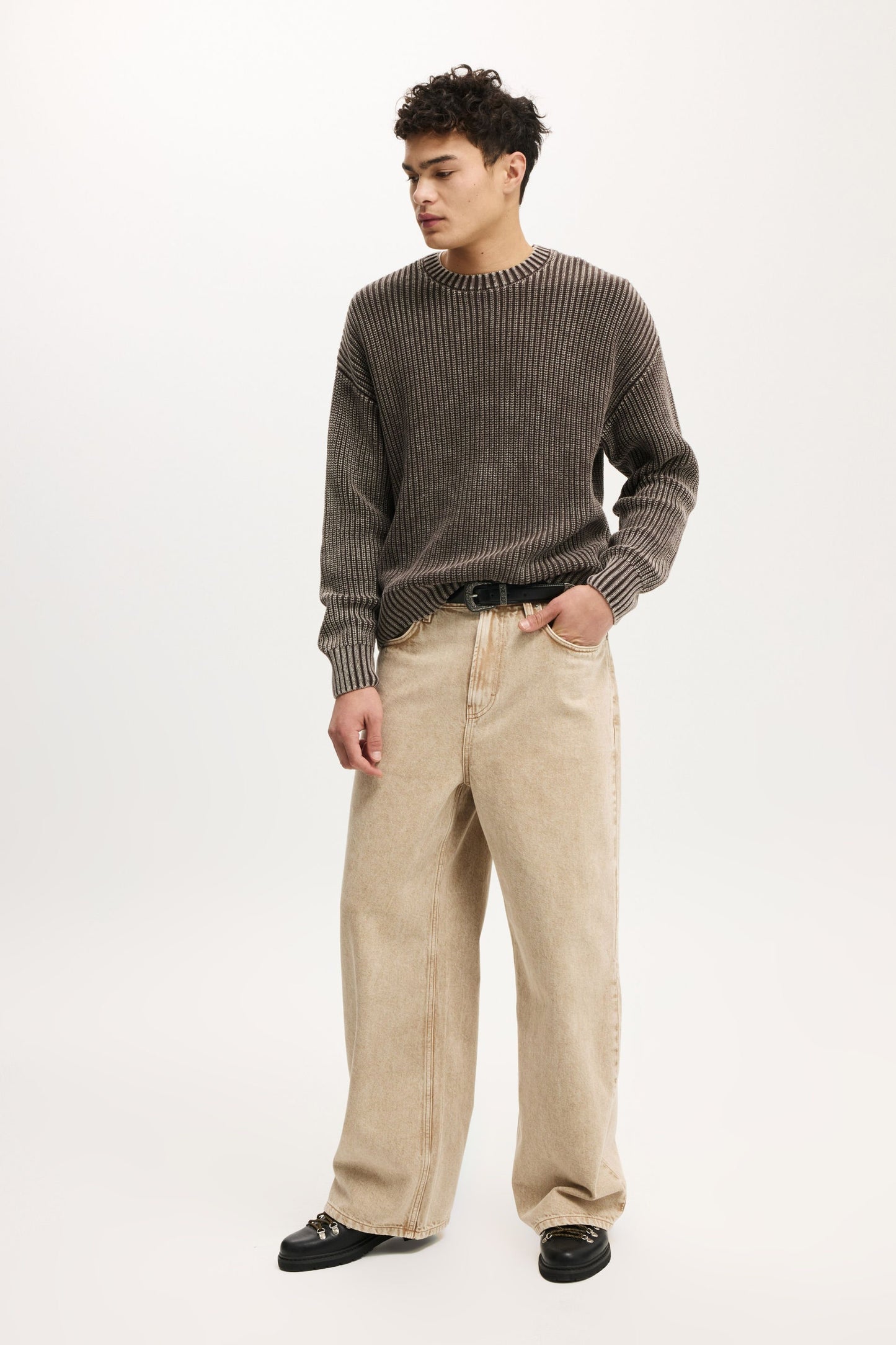 Washed Box Fit Crew Knit