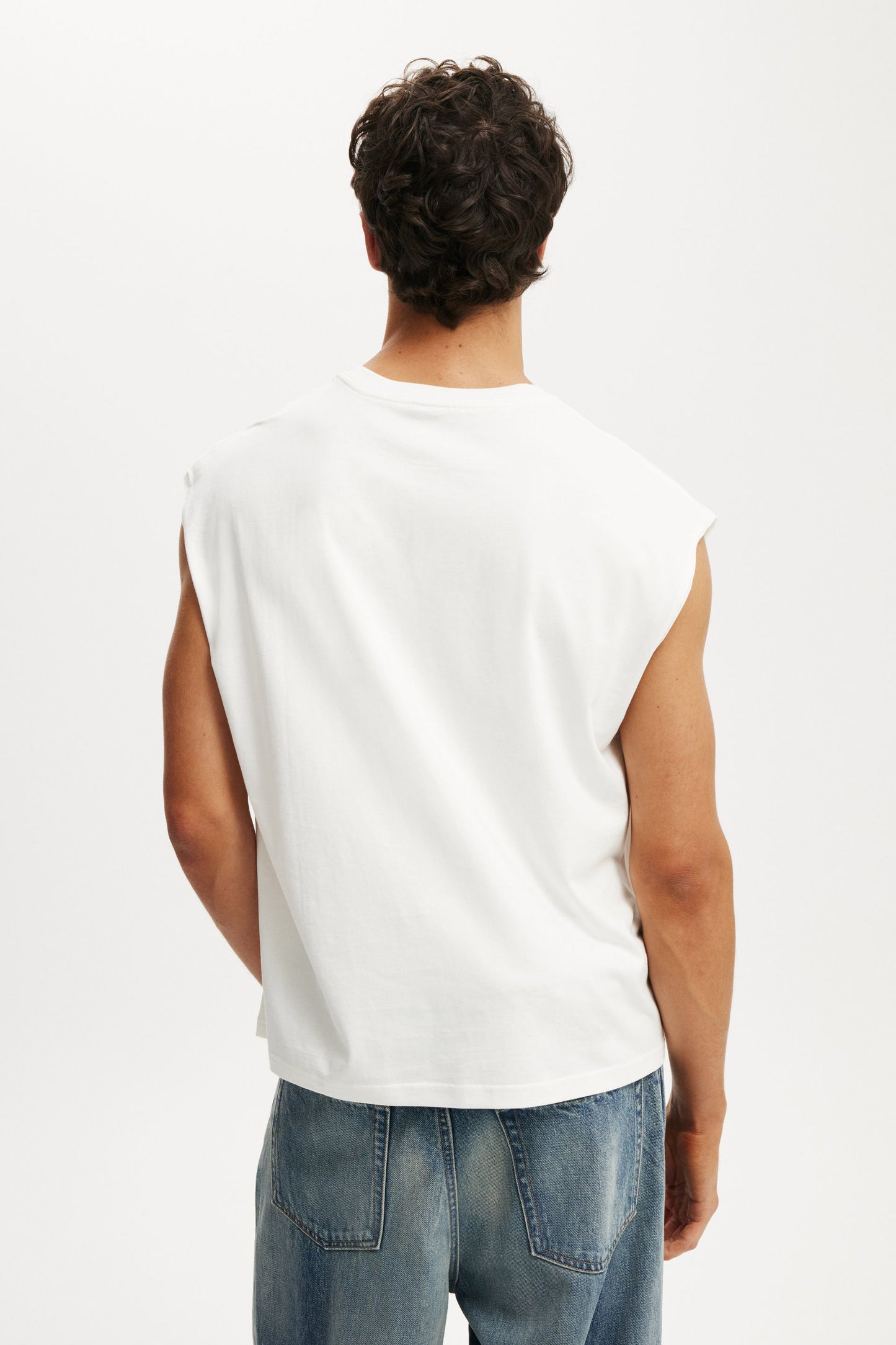 Cropped Fit Muscle