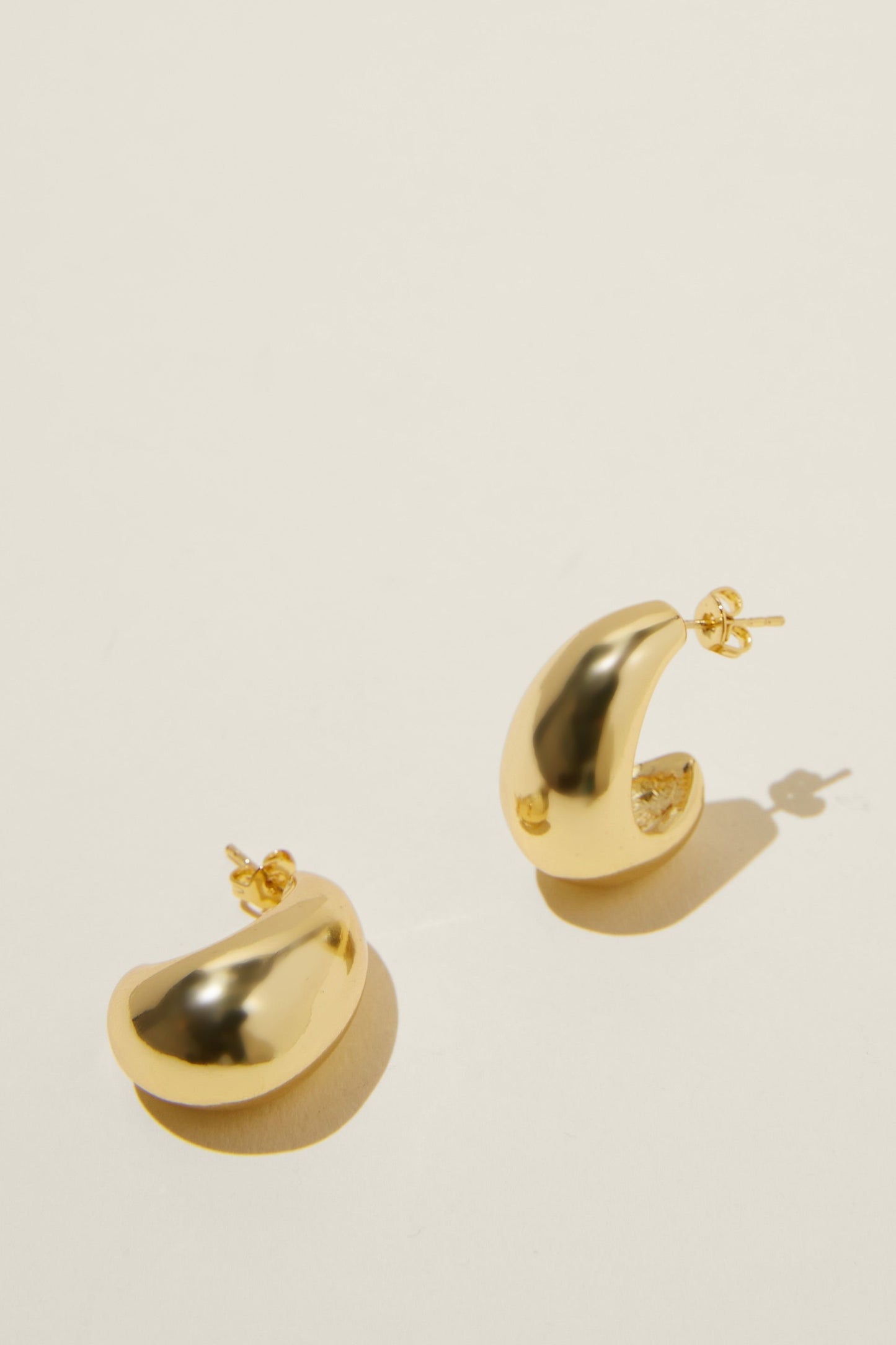 Mid Charm Earring