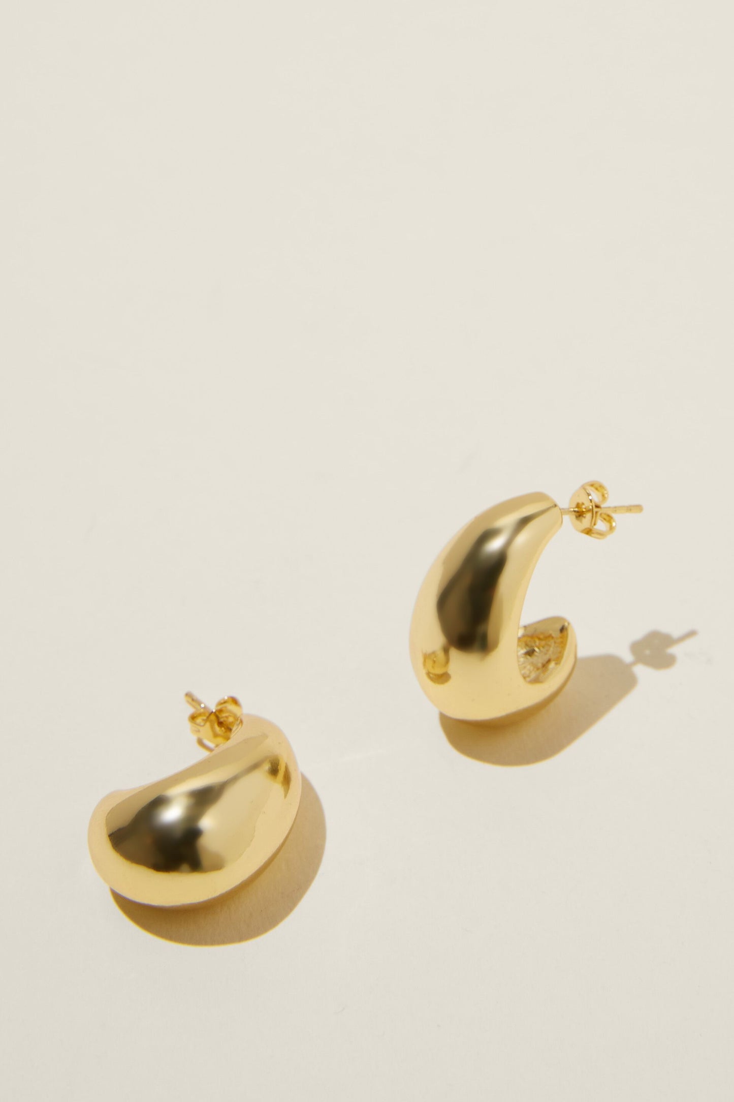 Mid Charm Earring