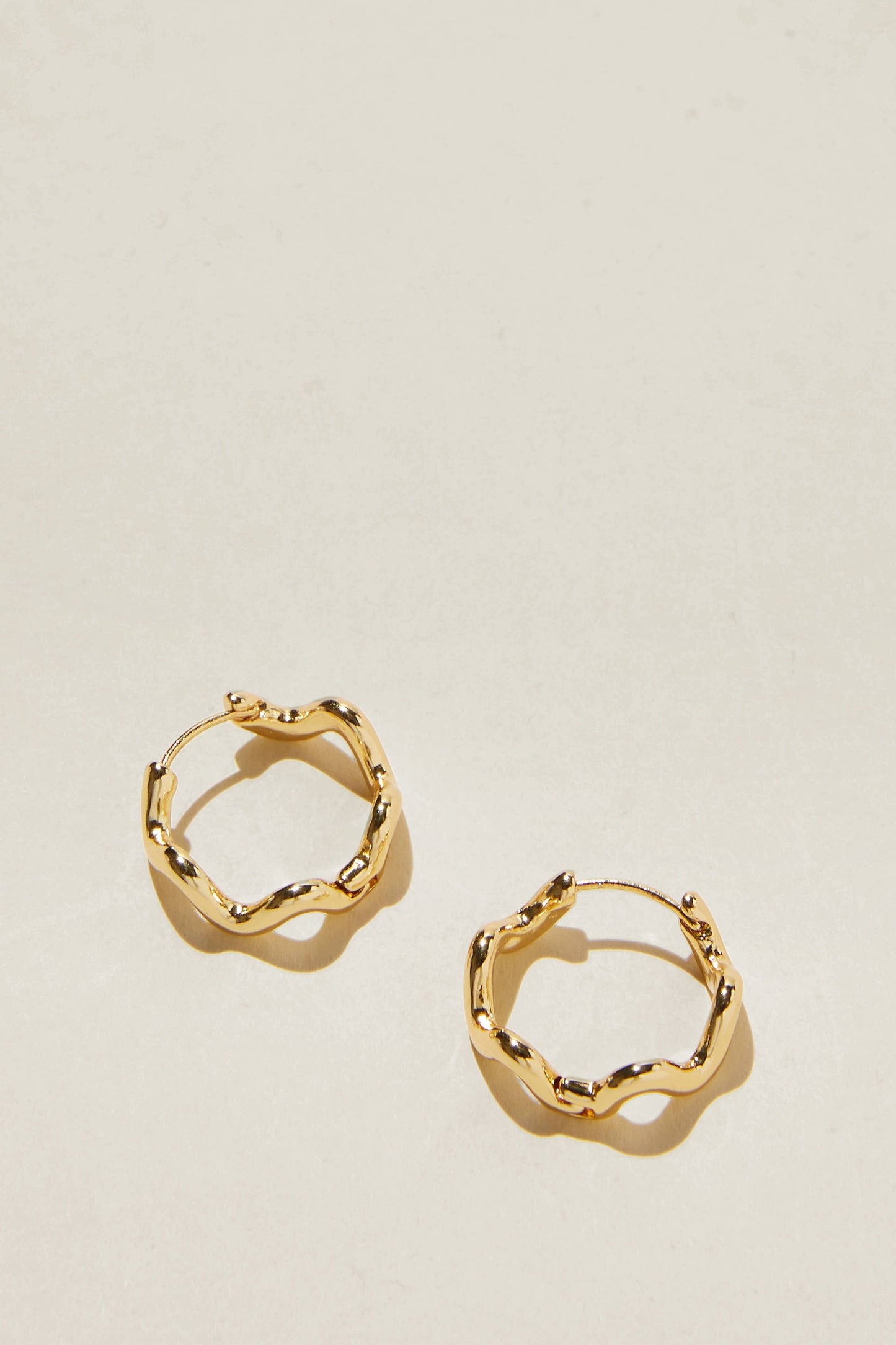 Mid Hoop Earring
