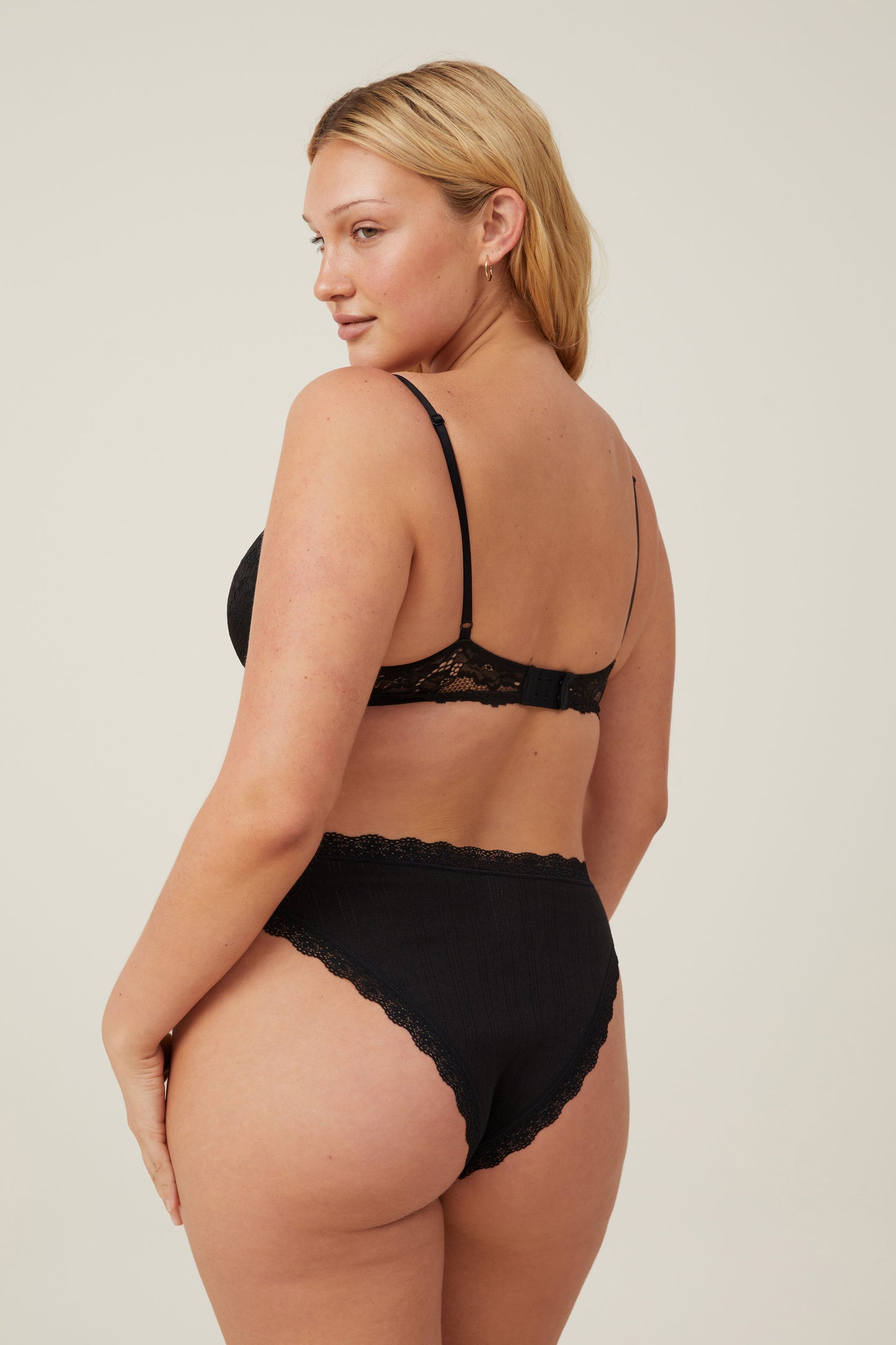 Everyday Lace Lightly Lined Bra