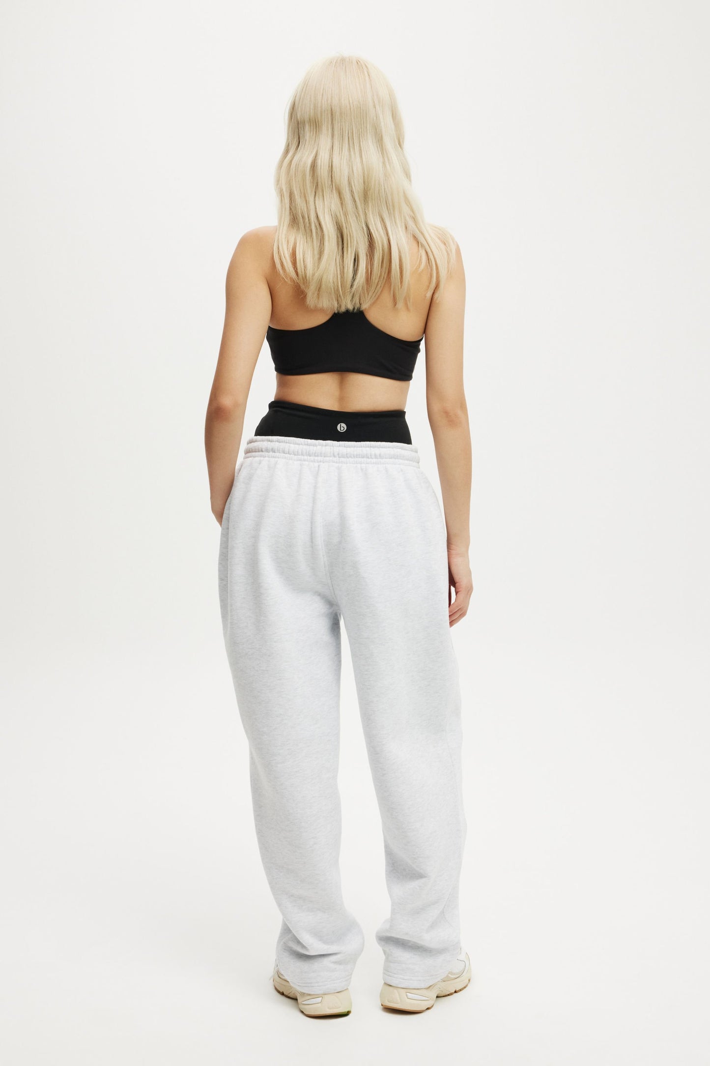 Plush Essential Barrel Sweatpant