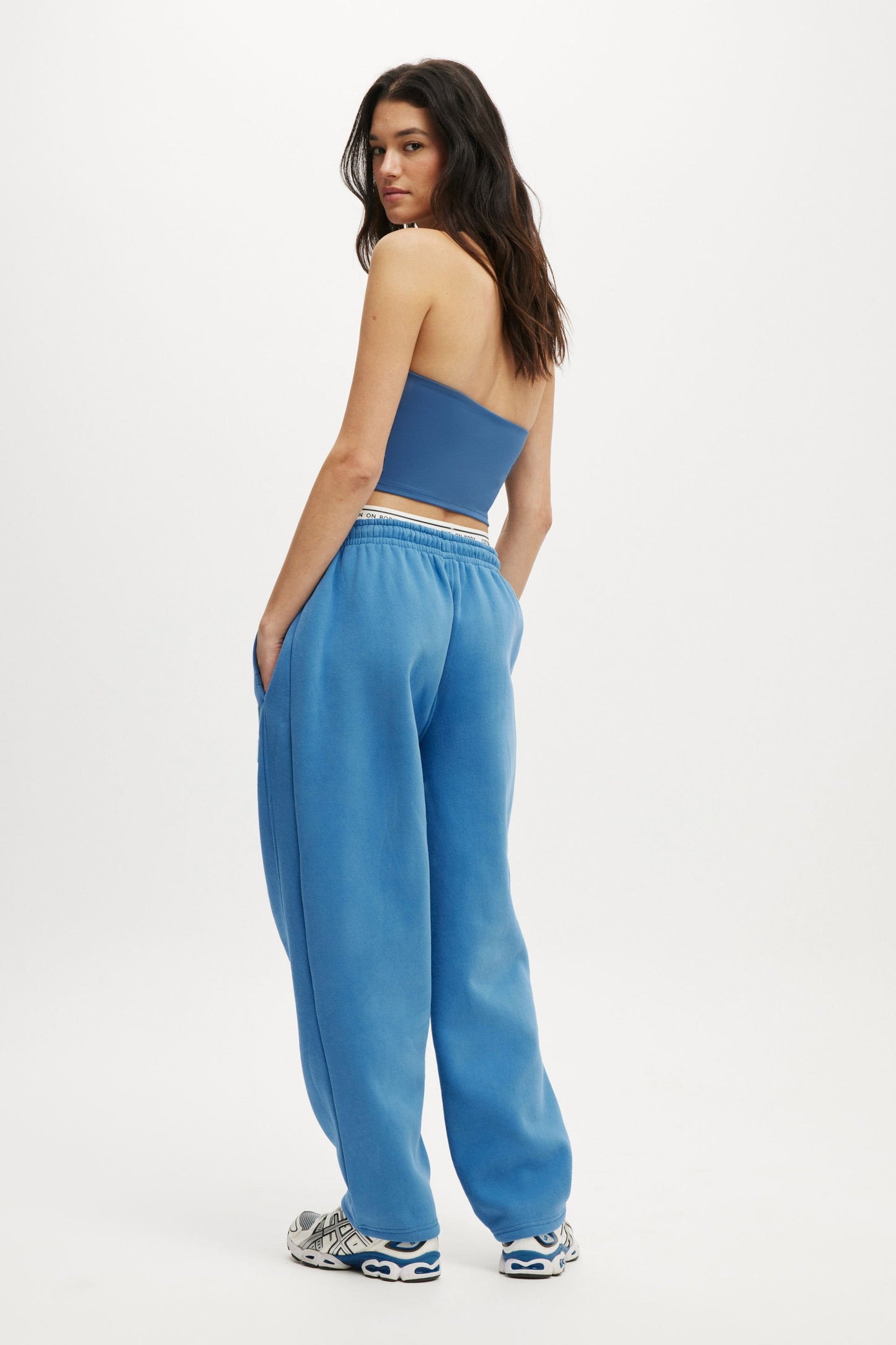 Plush Essential Barrel Sweatpant