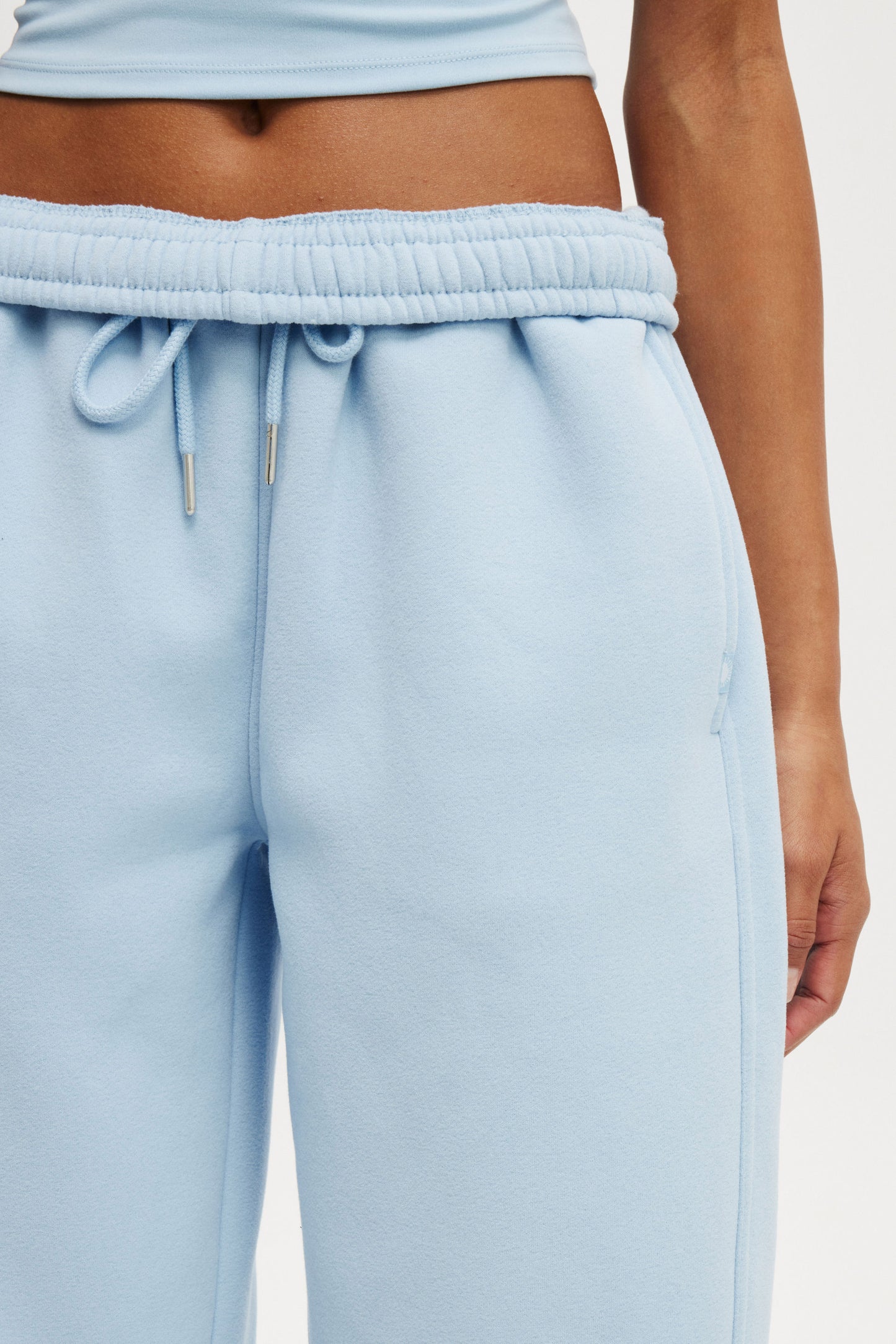 Plush Essential Barrel Sweatpant
