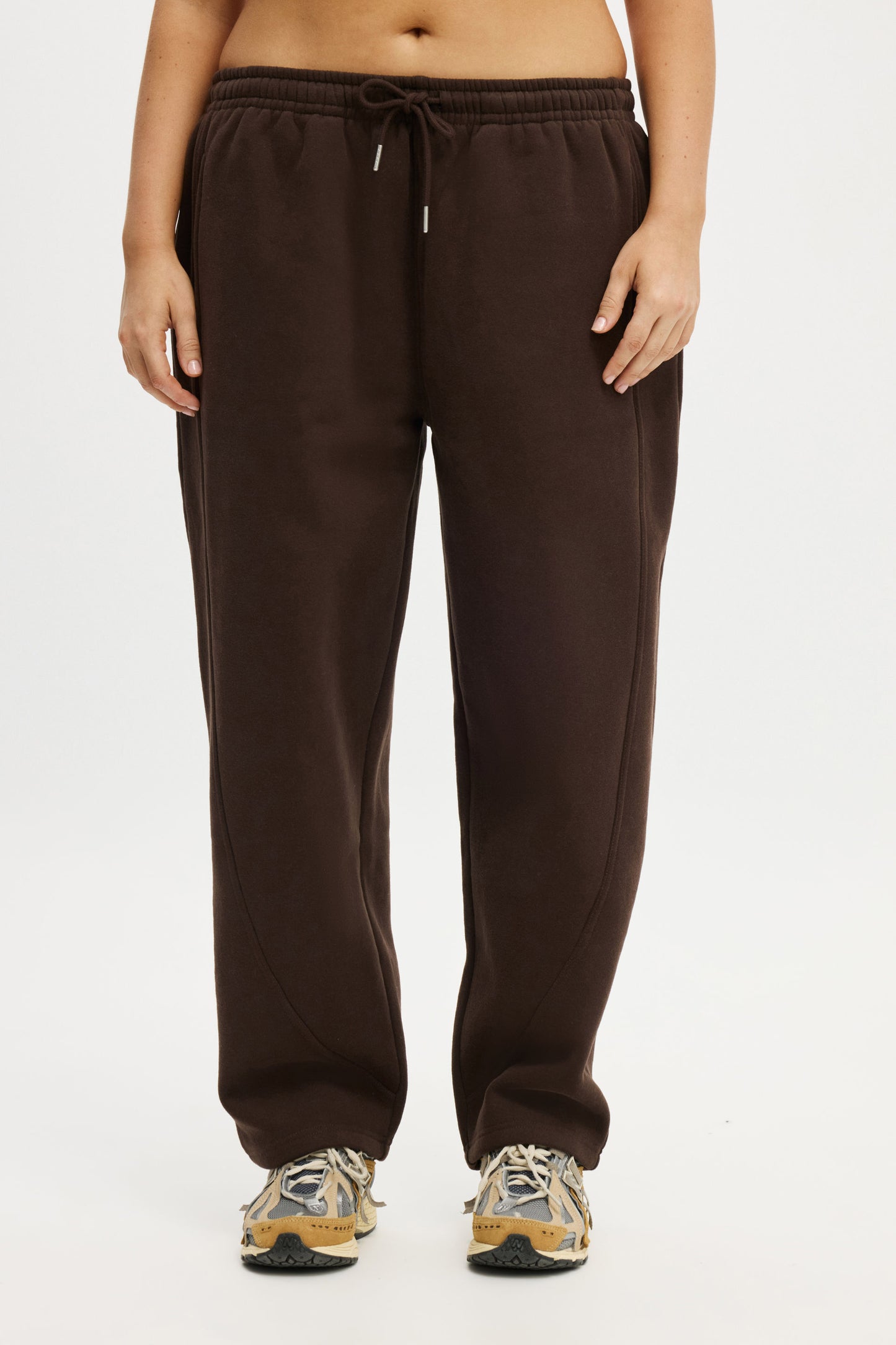 Plush Essential Barrel Sweatpant