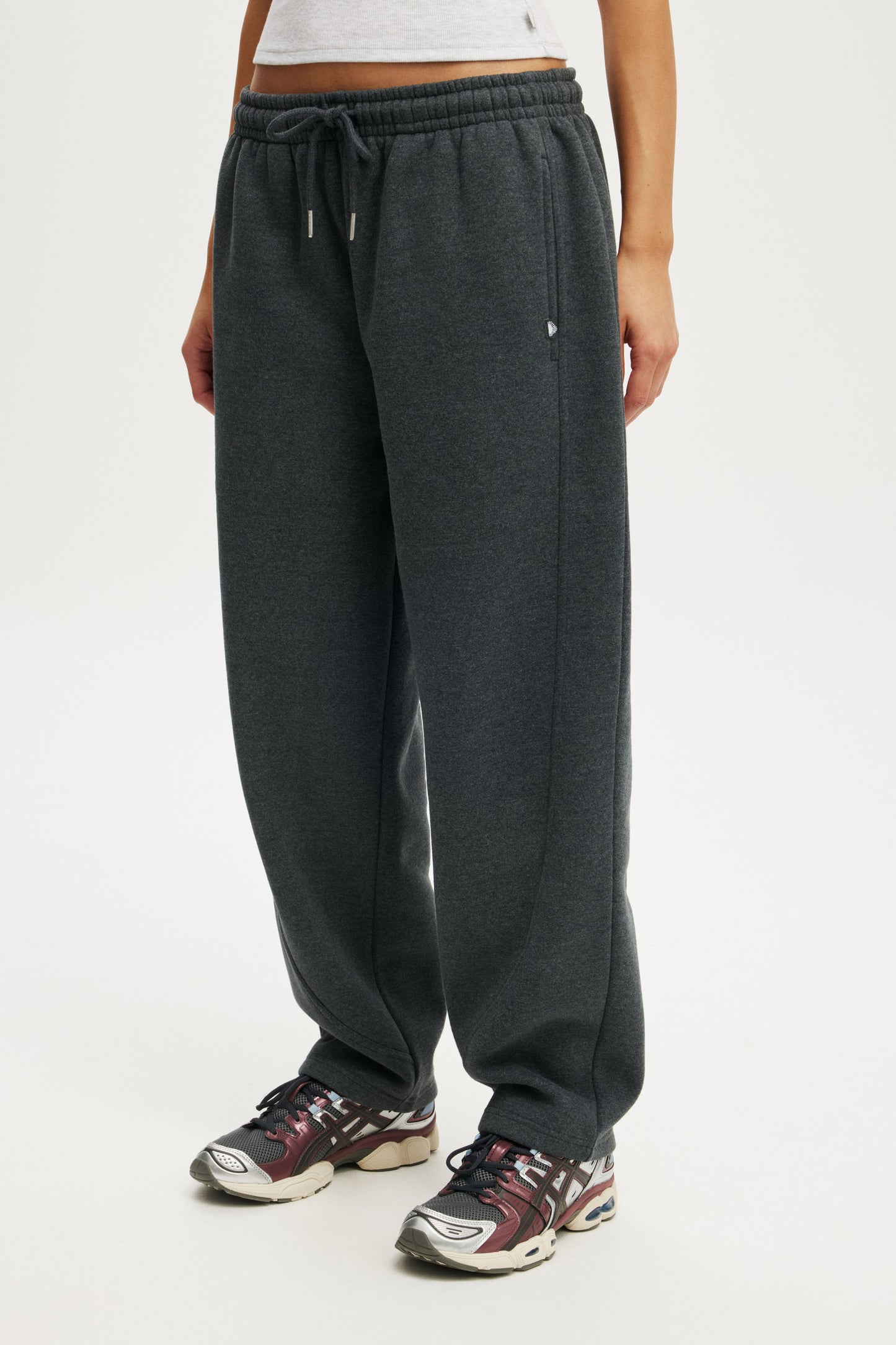Plush Essential Barrel Sweatpant