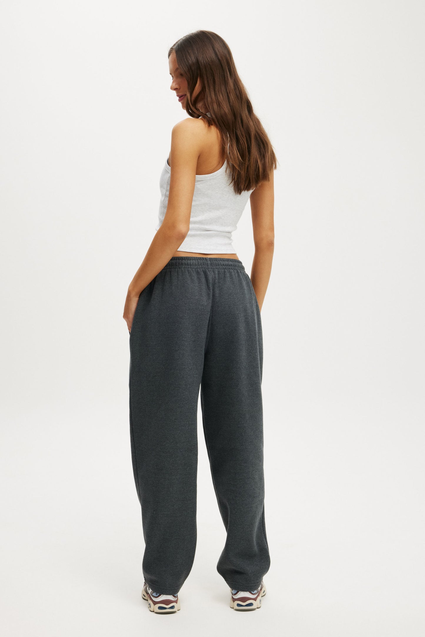 Plush Essential Barrel Sweatpant
