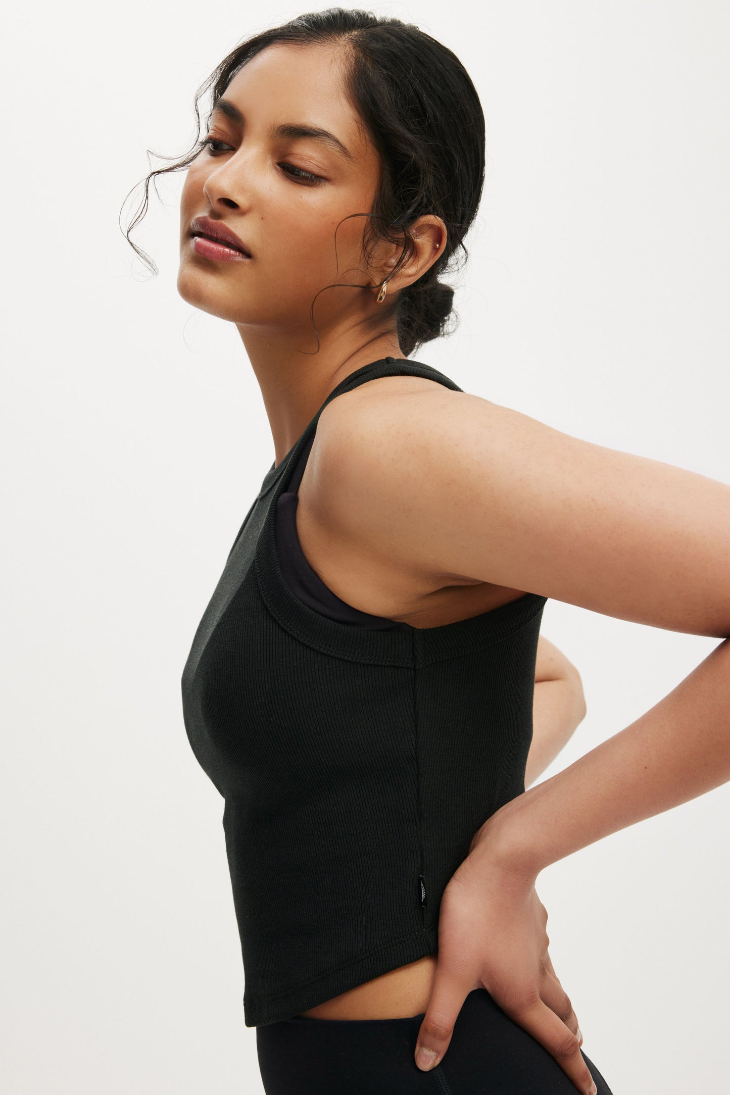 Active Rib Curved Hem Tank