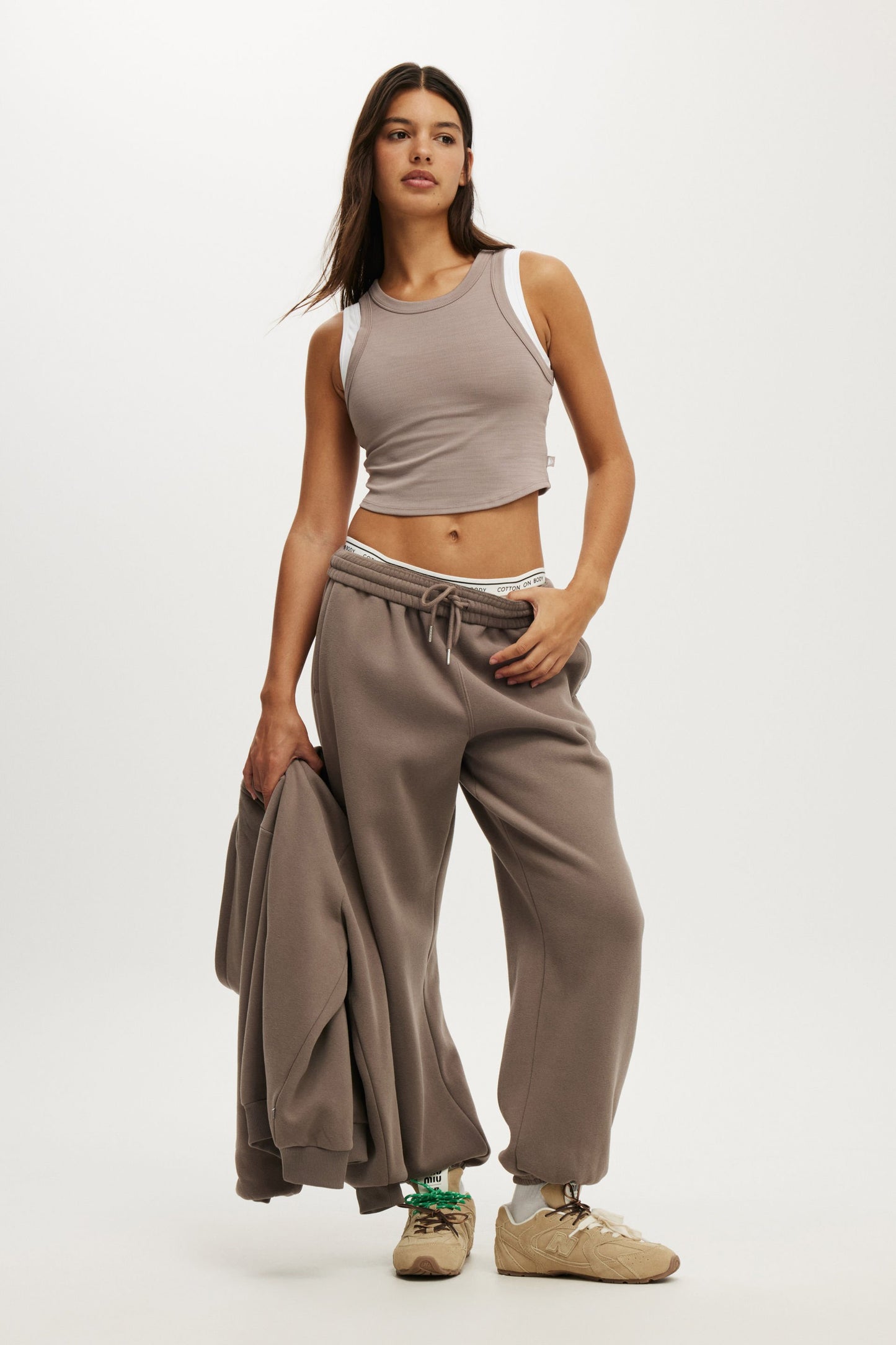 Active Rib Curved Hem Tank