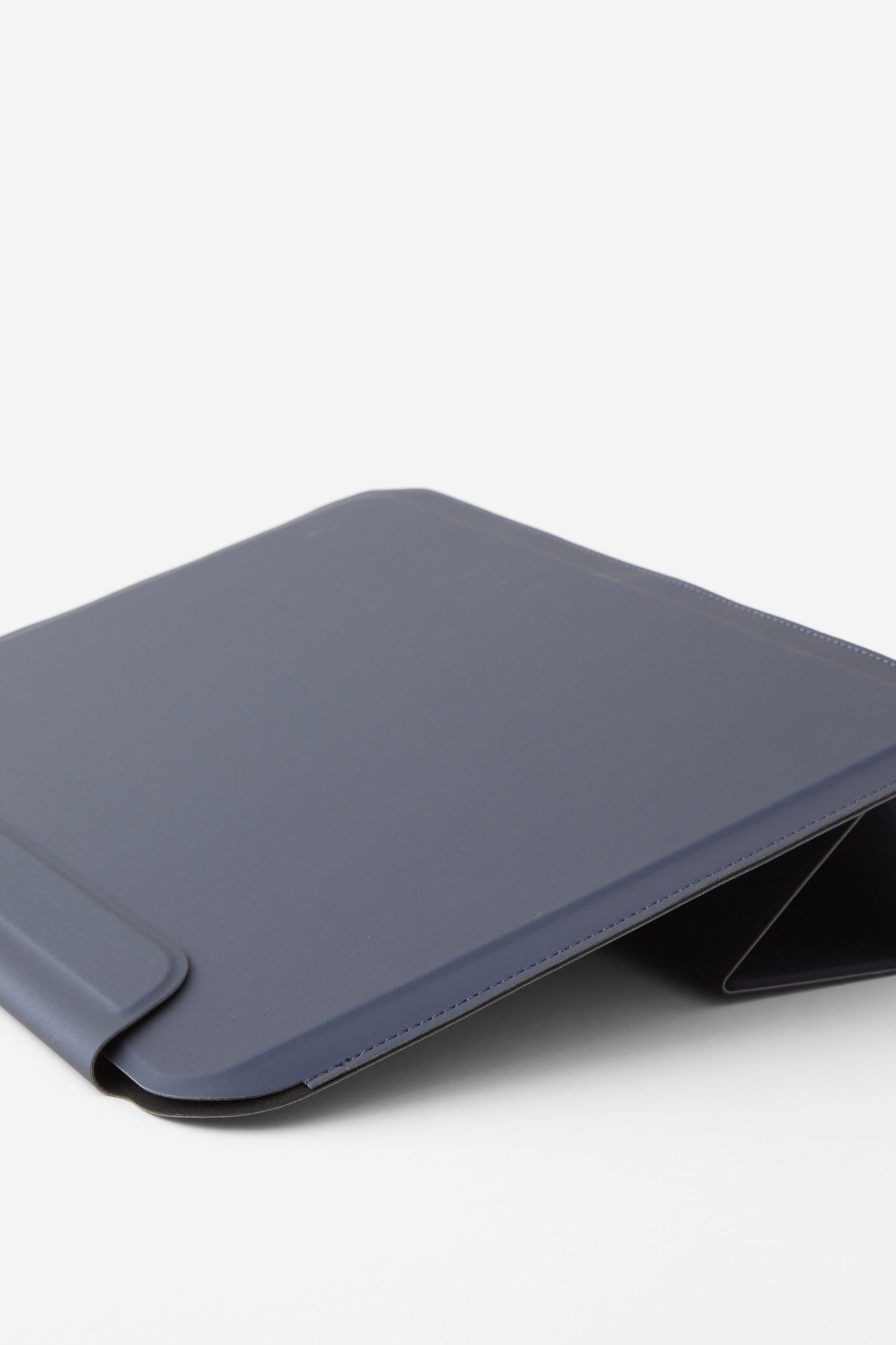 Metro Multi Tech Laptop Case And Stand