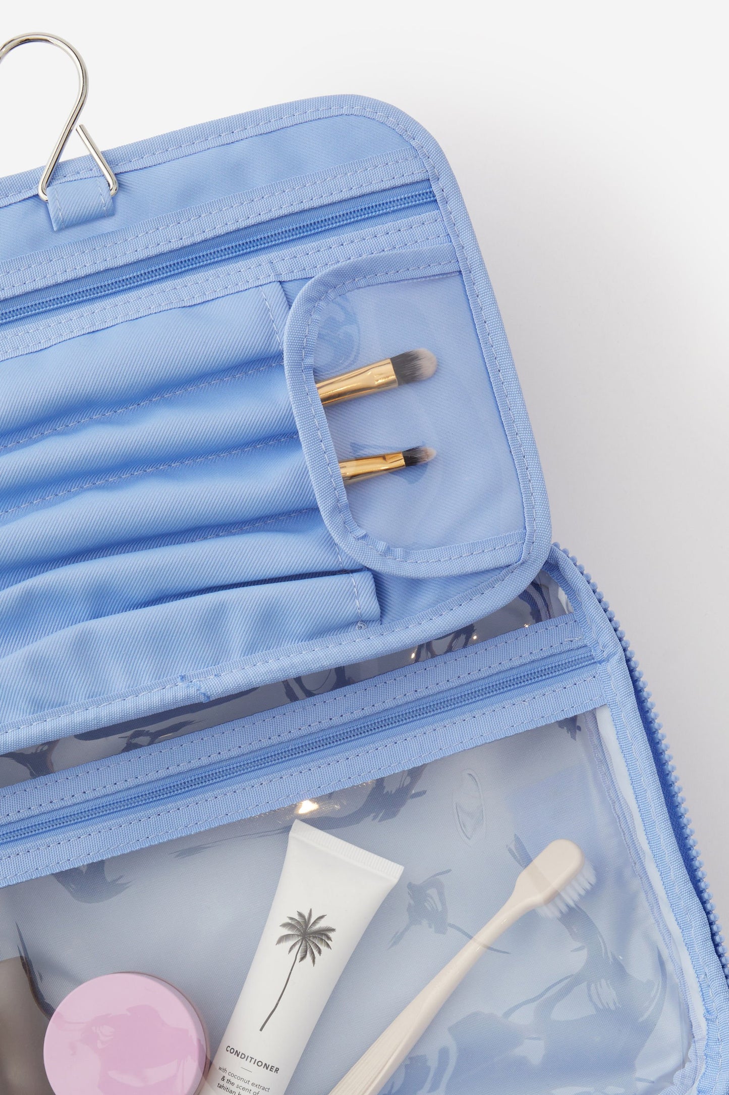 3 Fold Hanging Cosmetic Case