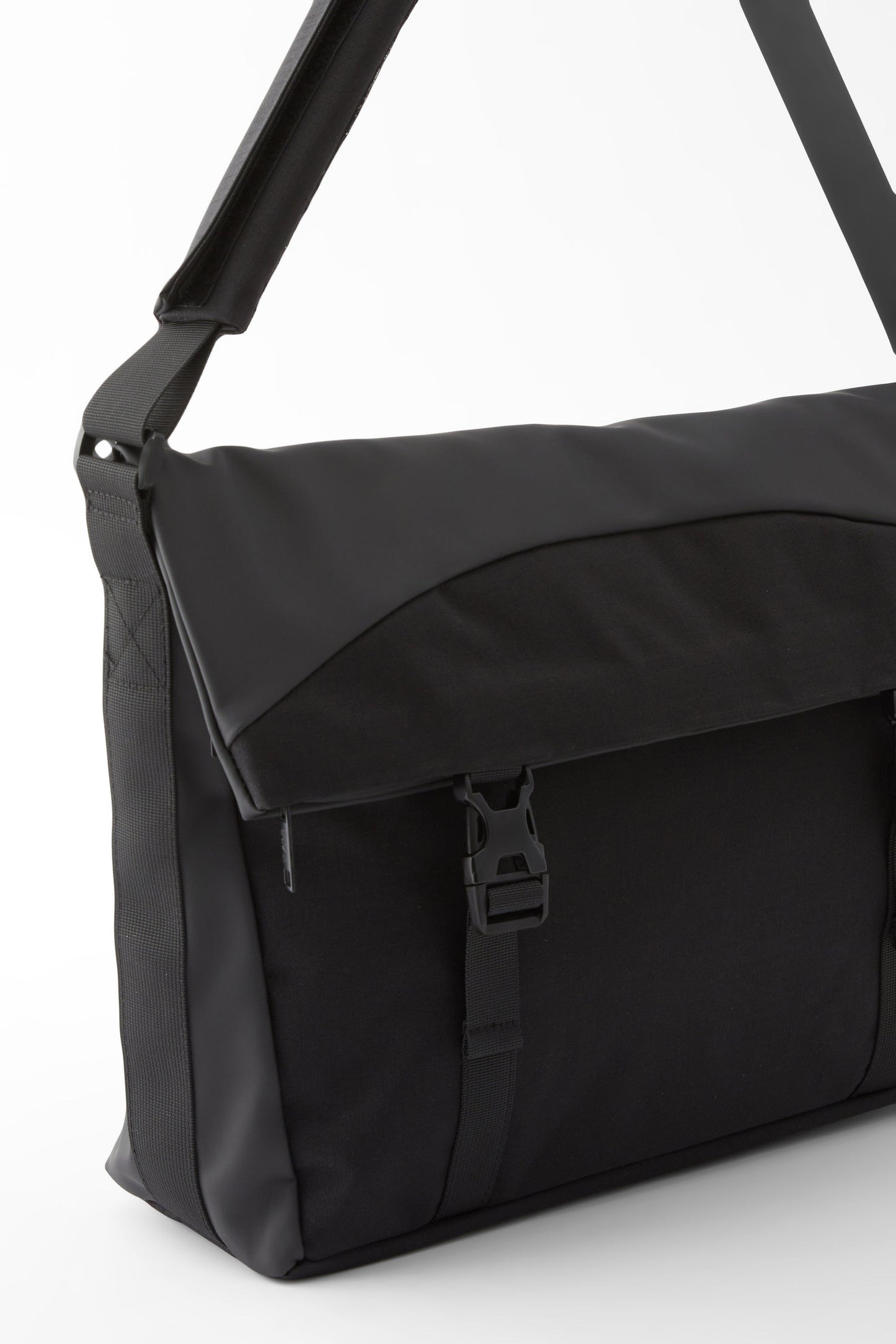 Metro Messenger Satchel