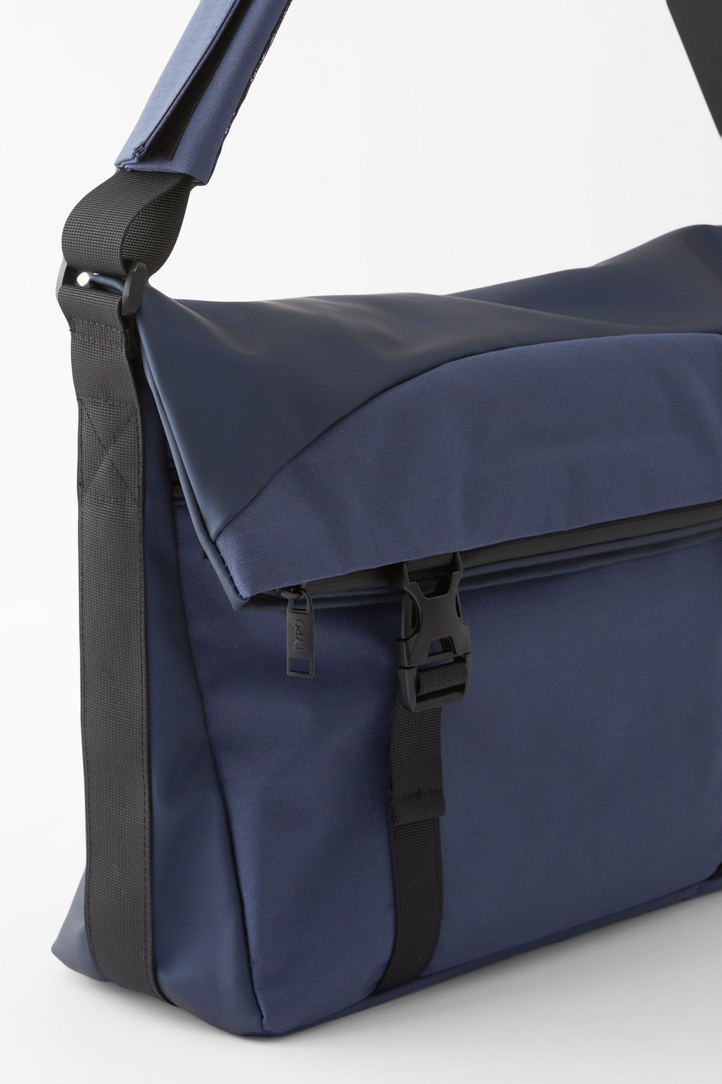 Metro Messenger Satchel