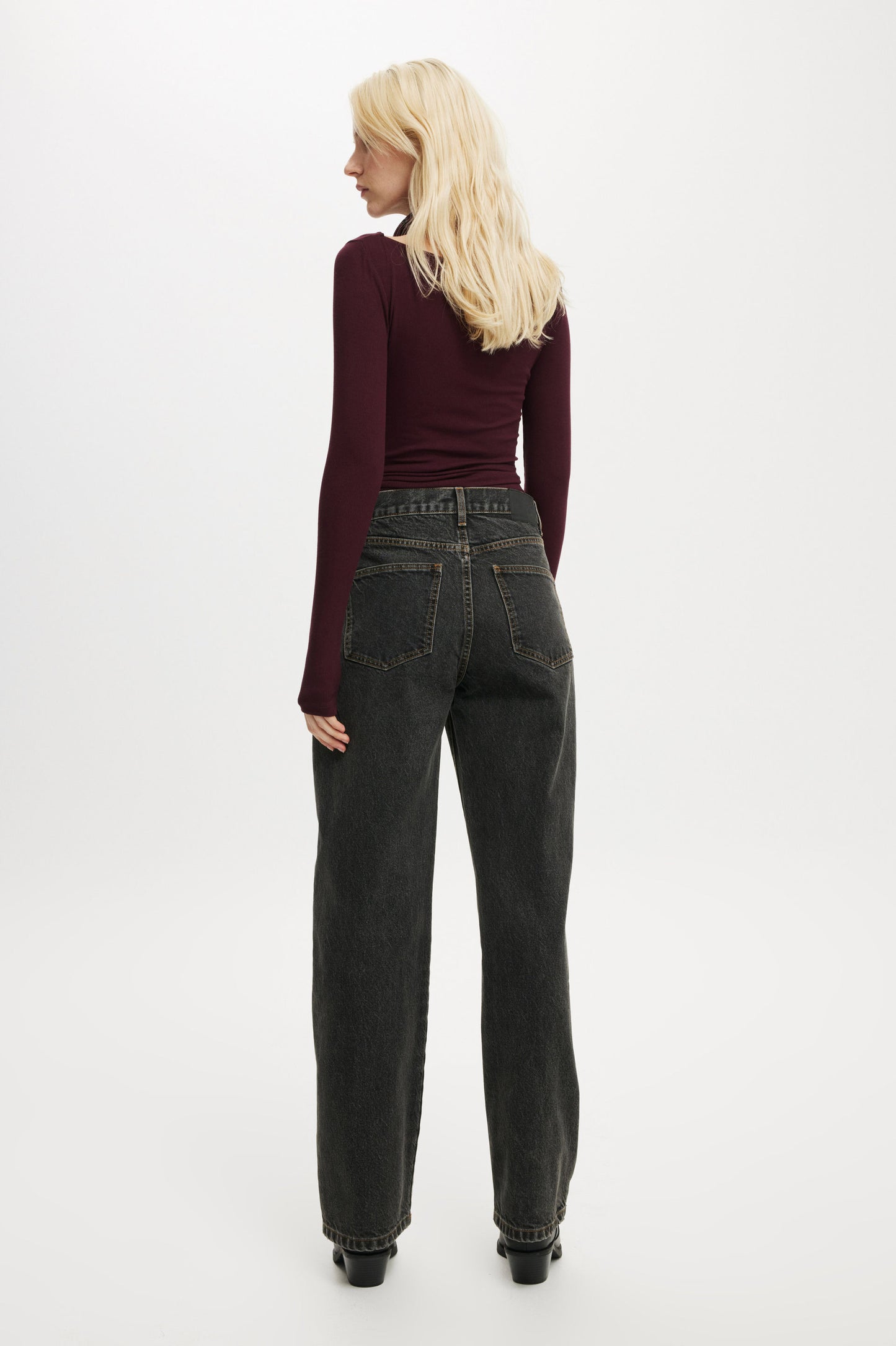 Loose Straight Jean