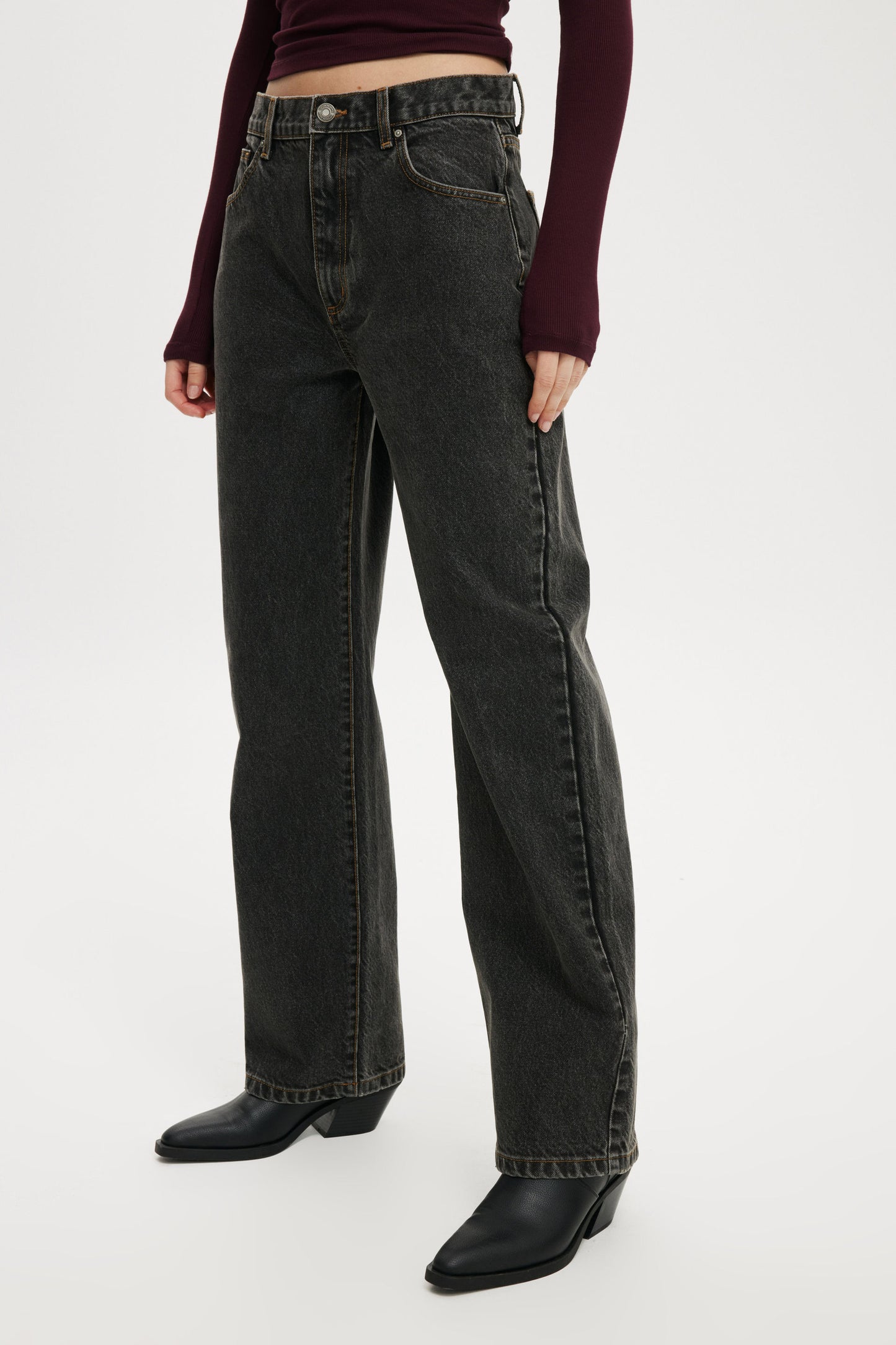 Loose Straight Jean