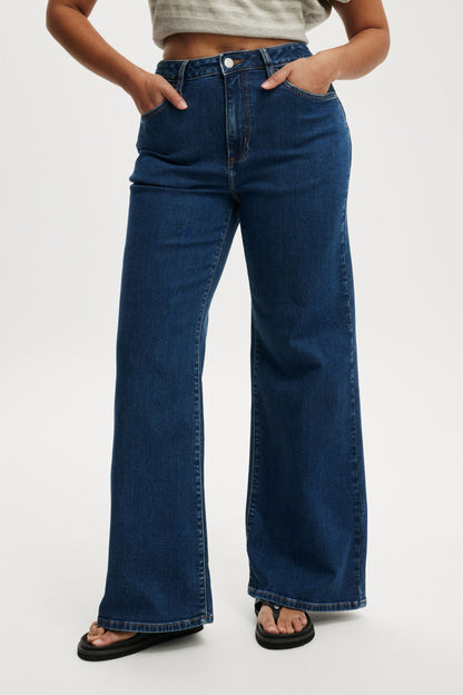 Curvy Stretch Wide Jean