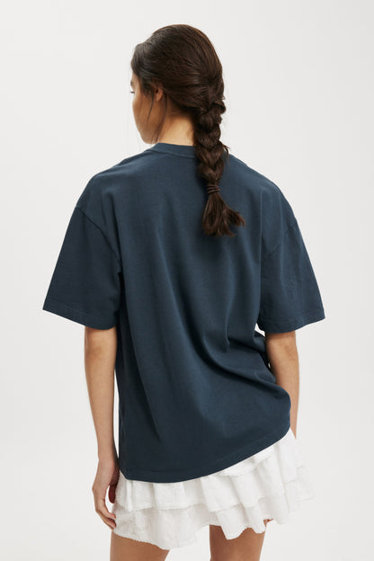 Camiseta - The Premium Boxy Graphic Tee