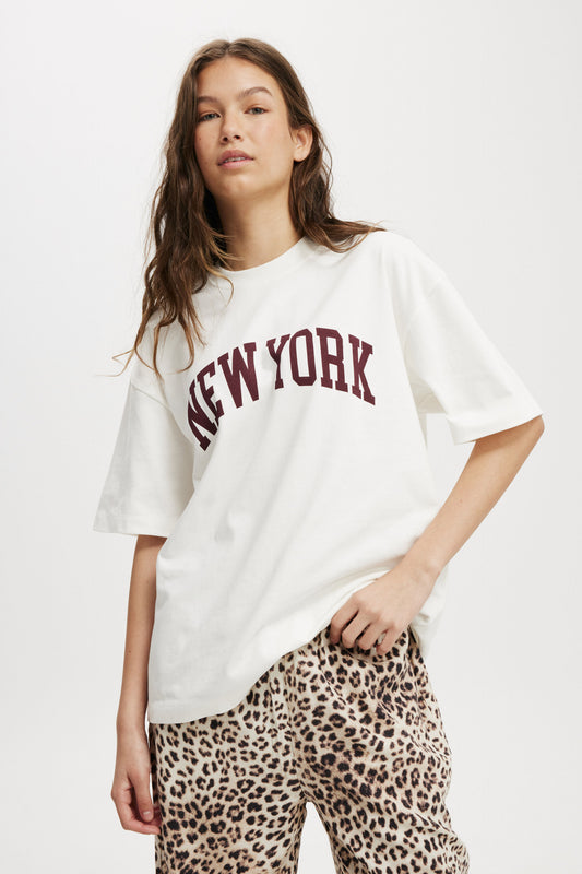 Camiseta - The Premium Boxy Graphic Tee