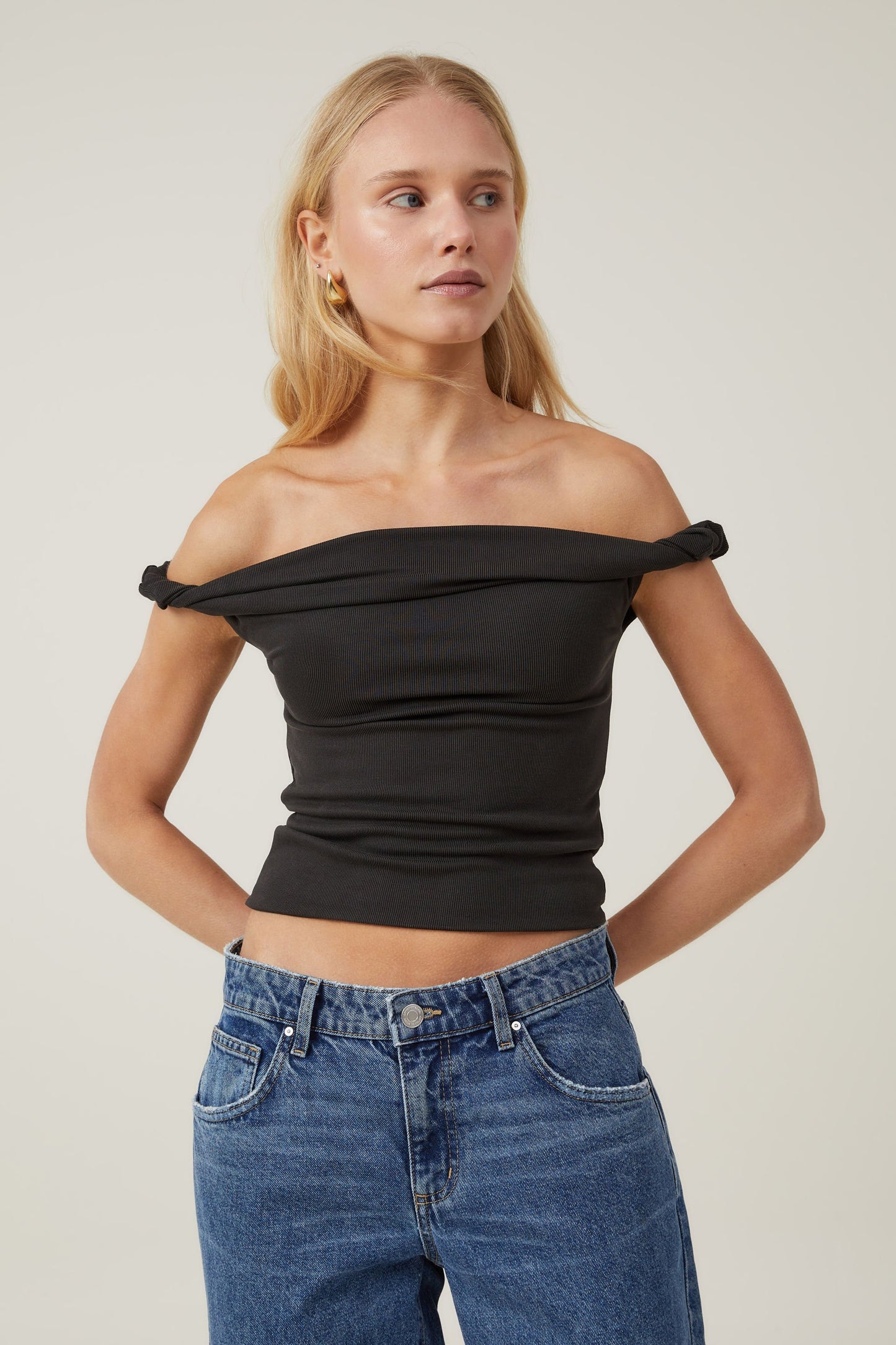Phoebe Twist Short Sleeve Top