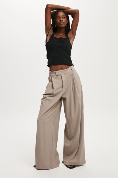 Izzy Pleated Suiting Pant