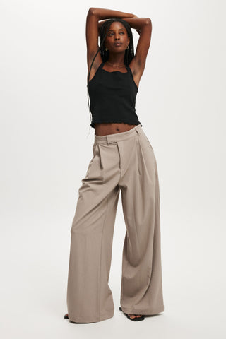 Izzy Pleated Suiting Pant