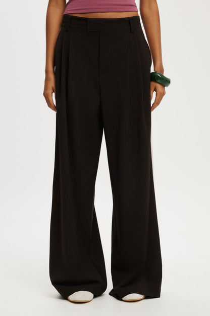 Izzy Pleated Suiting Pant