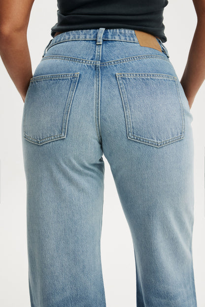 Curvy 91 Straight Jean