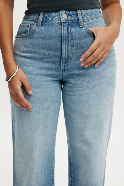 Curvy 91 Straight Jean