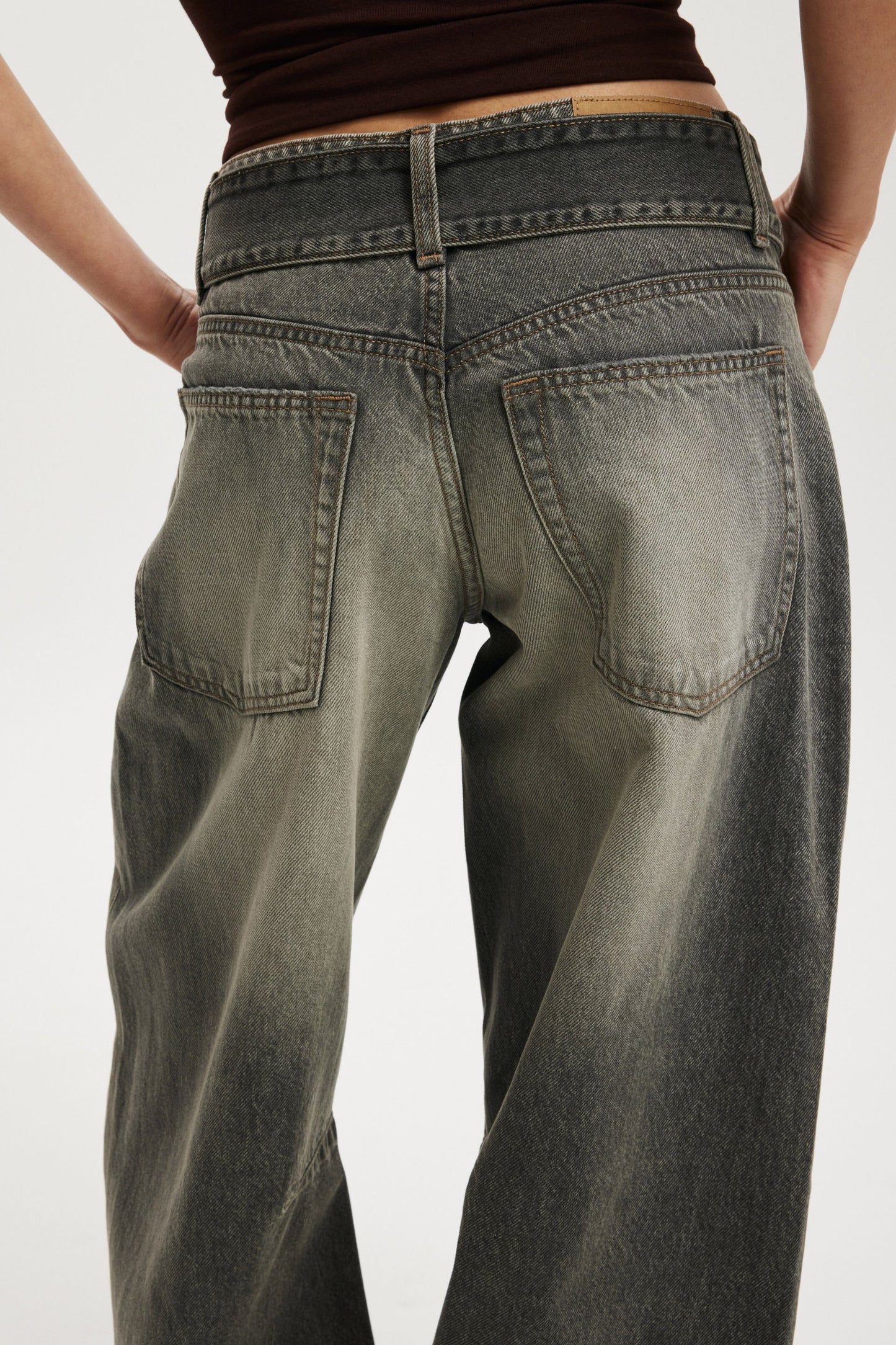 Low Barrel Jean