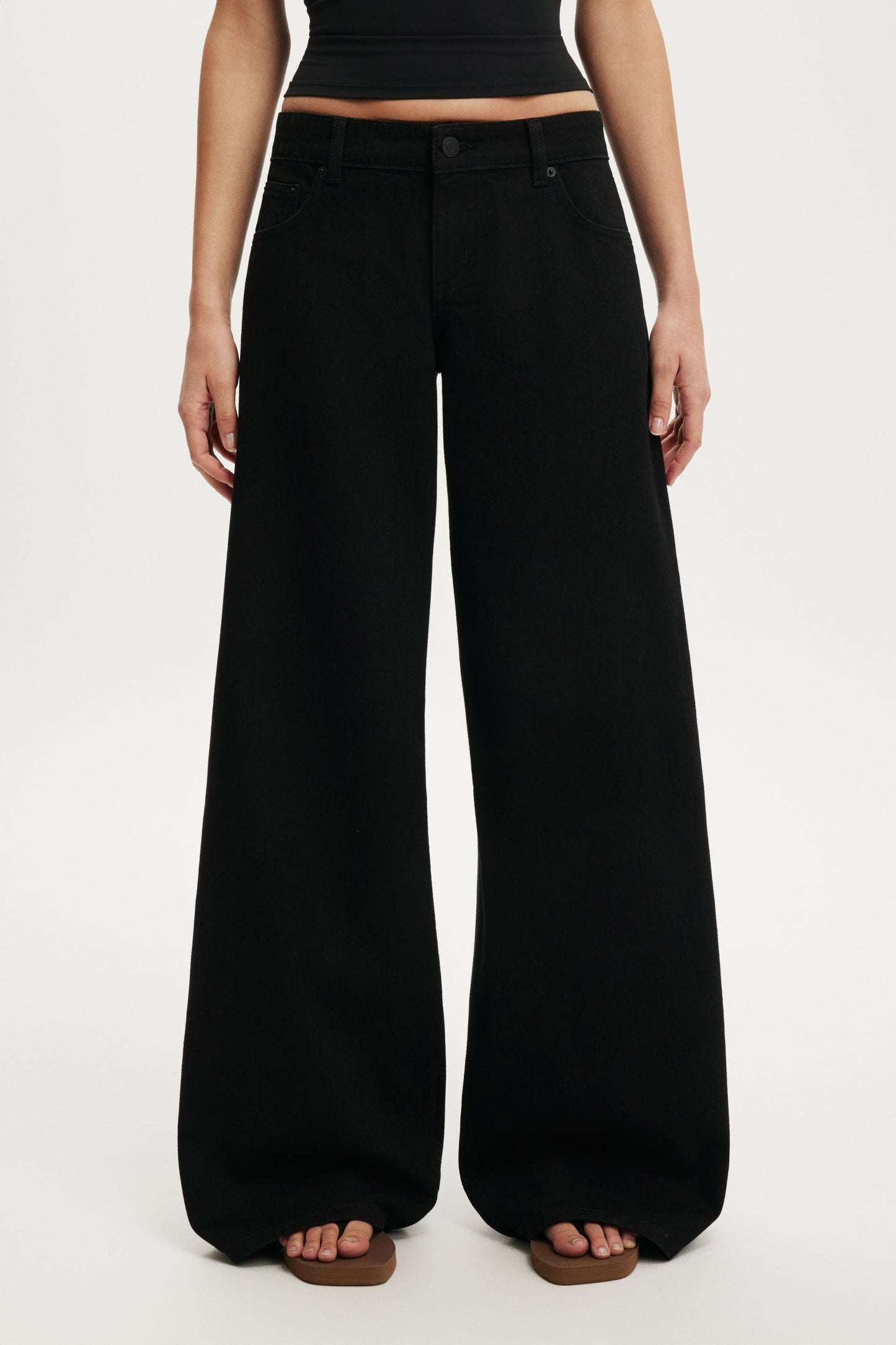 Low Rise Wide Jean