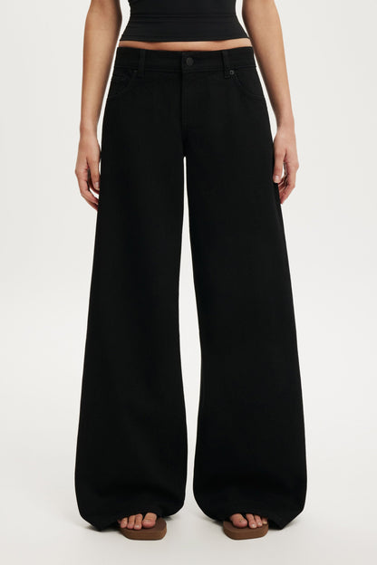 Low Rise Wide Jean