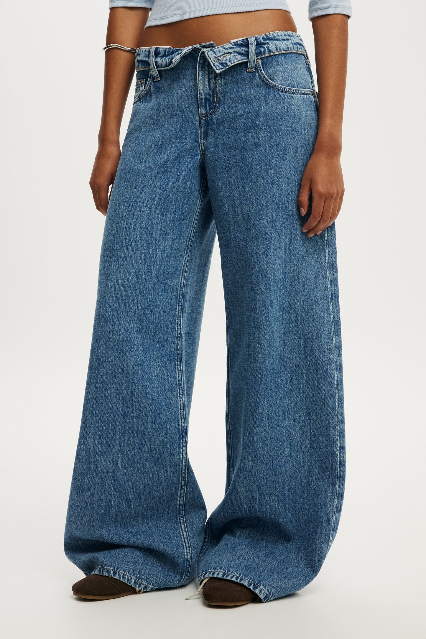 Low Rise Wide Jean