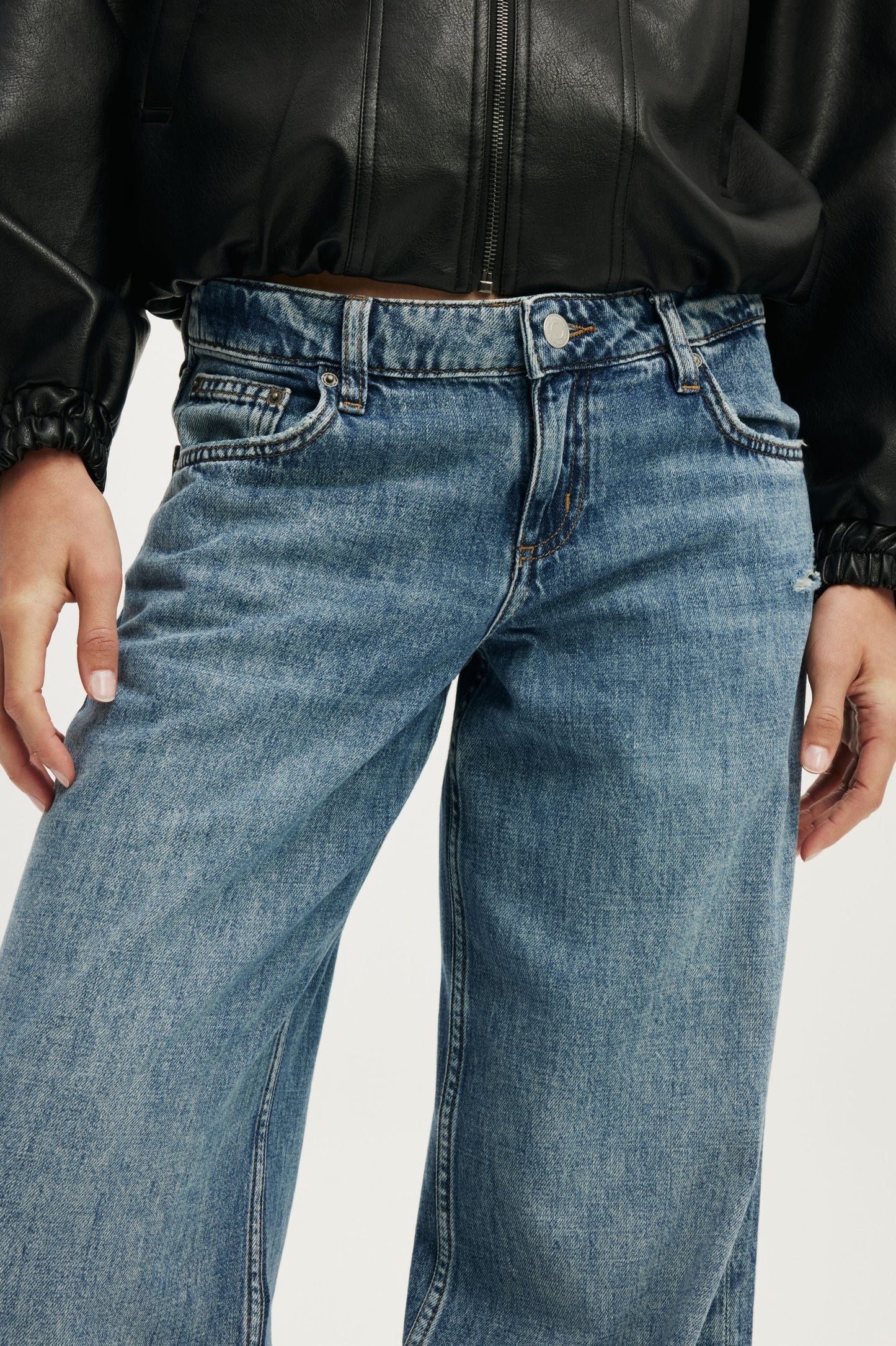 Low Rise Wide Jean