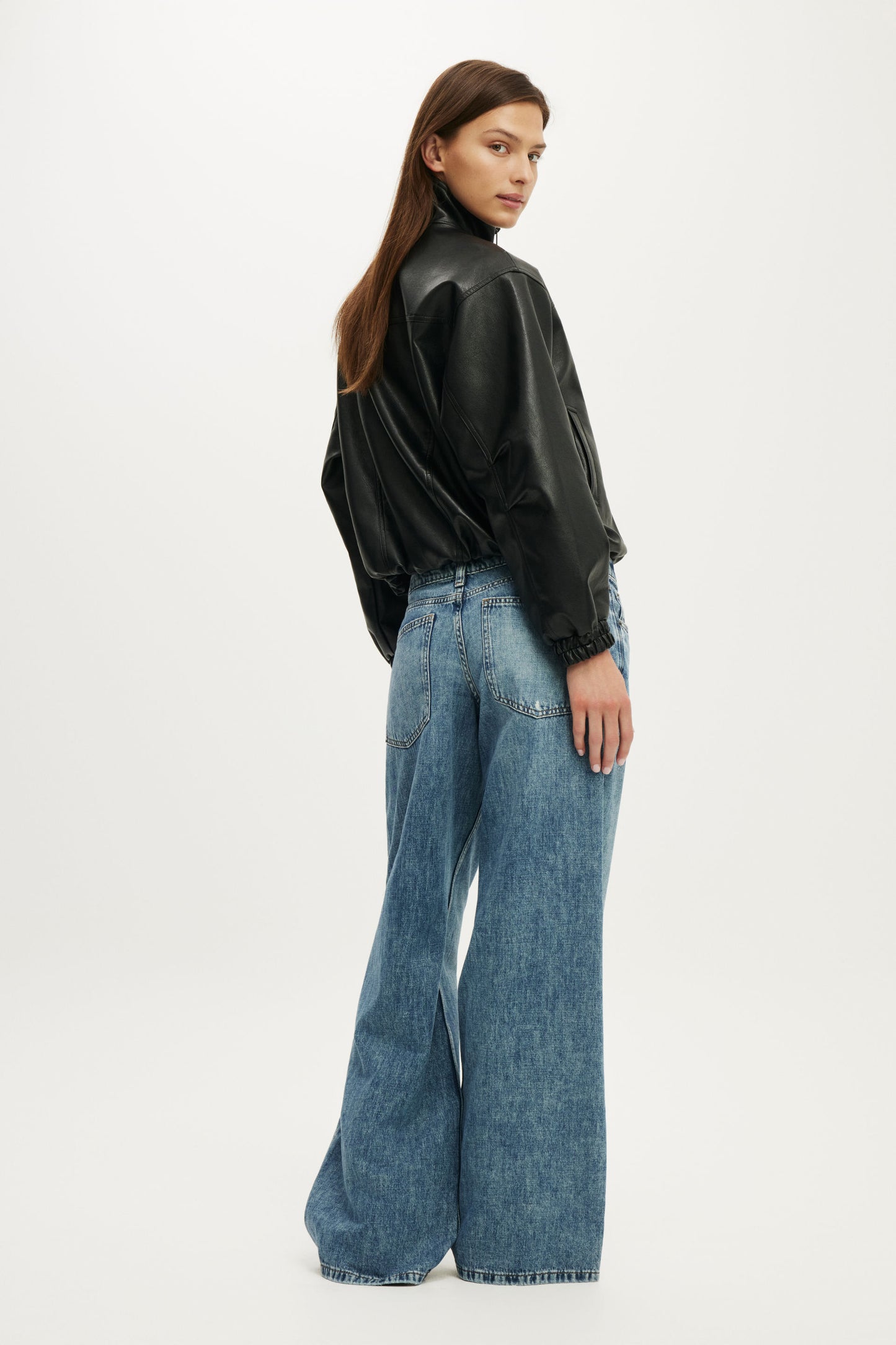 Low Rise Wide Jean