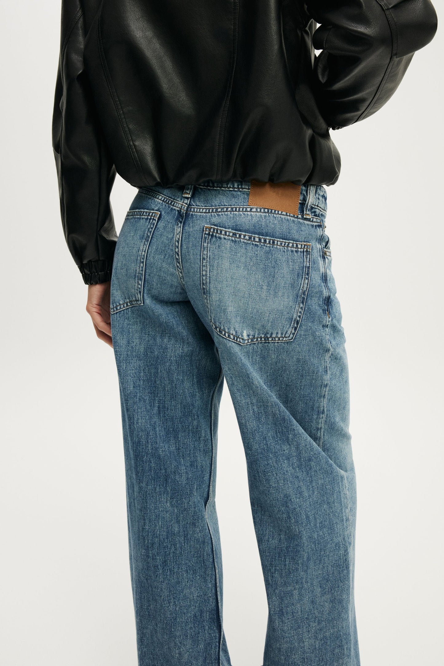 Low Rise Wide Jean