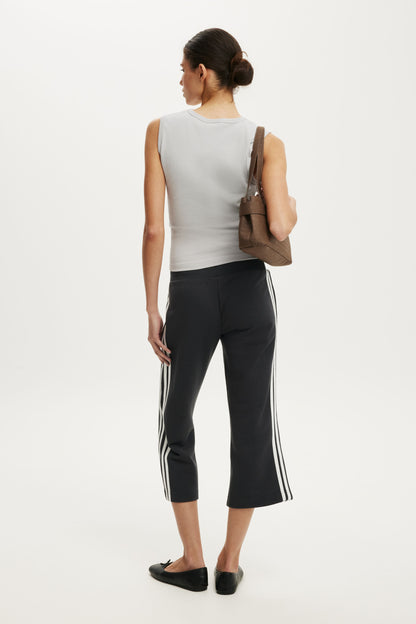 Capri Fleece Sweatpant