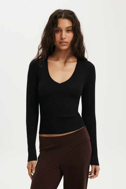 Close Knit V-Neck Top