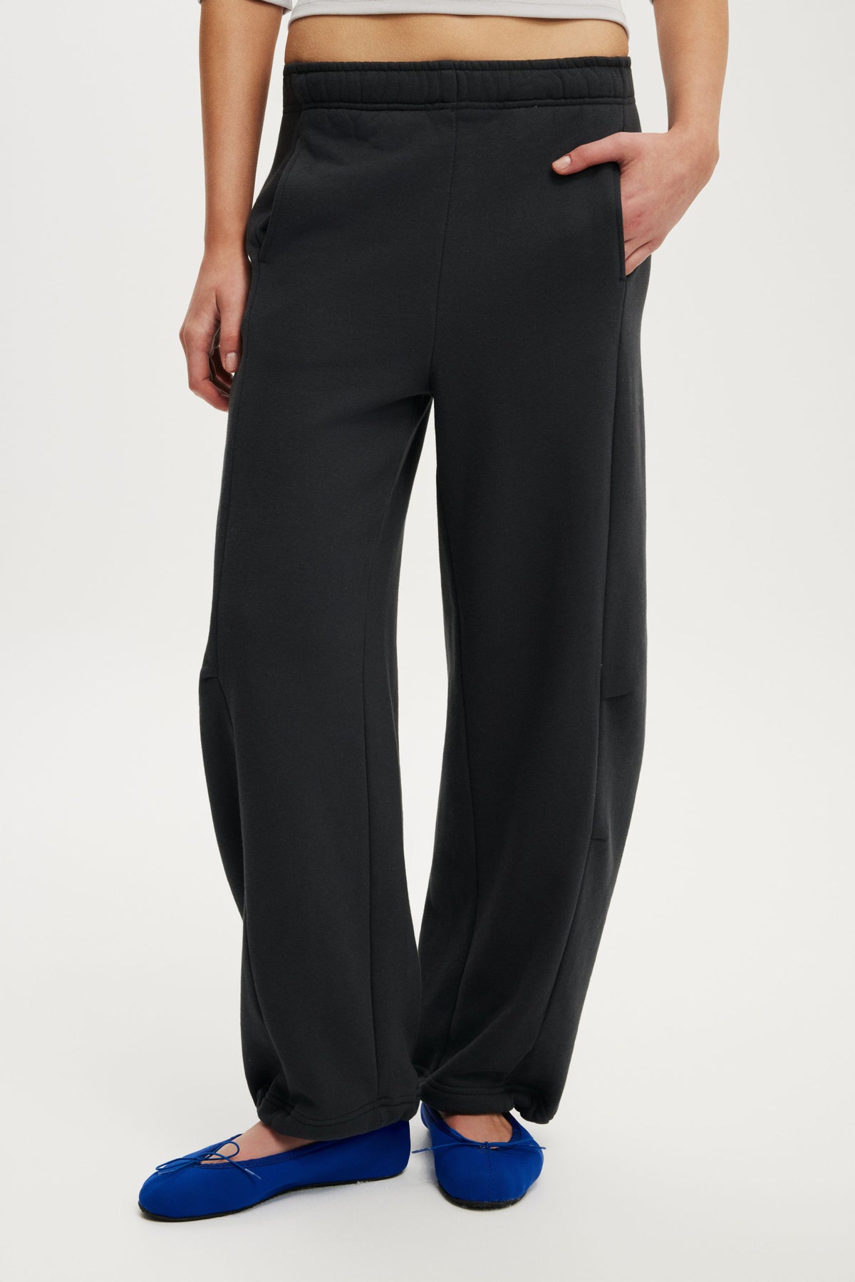 Barrel Leg Sweatpant