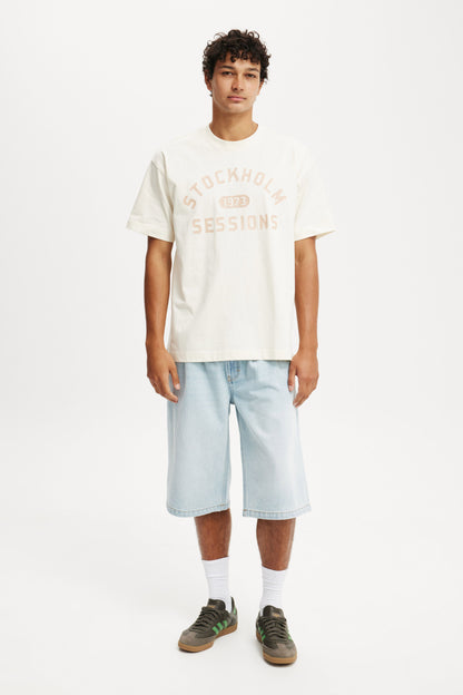 Box Fit Graphic T-Shirt